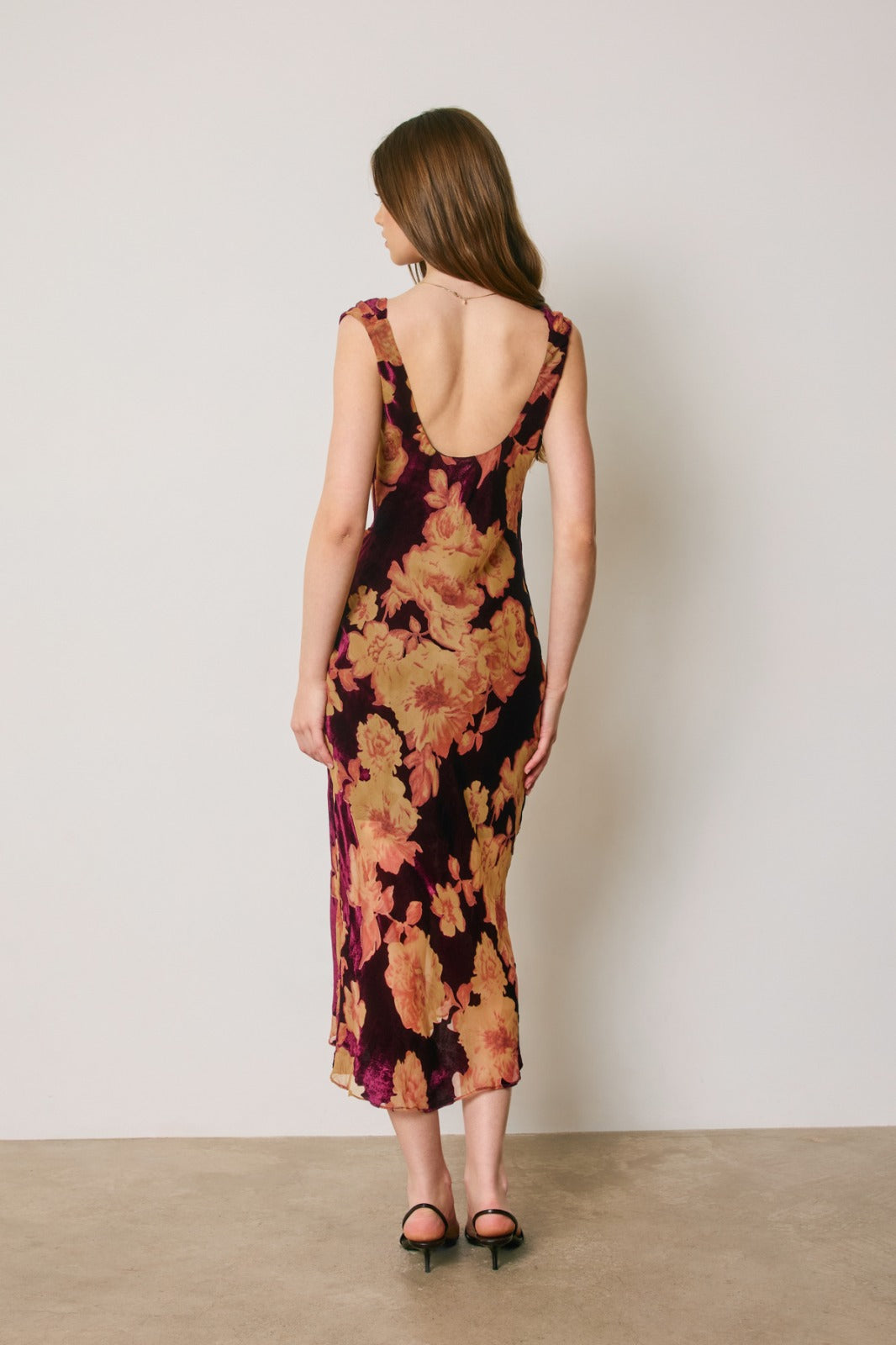 Sara burgundy floral velvet dress