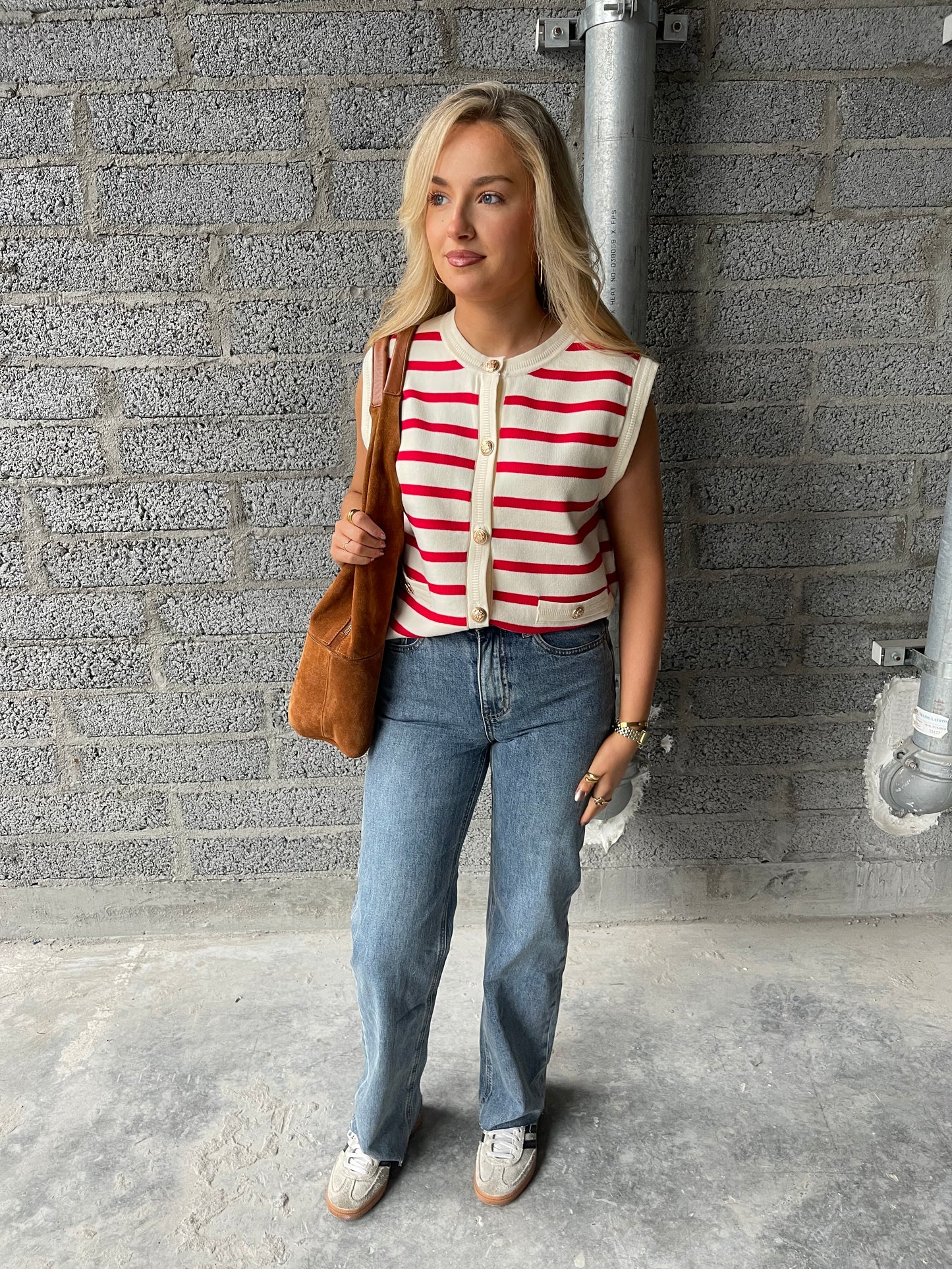 Blue vintage wash straight leg jeans