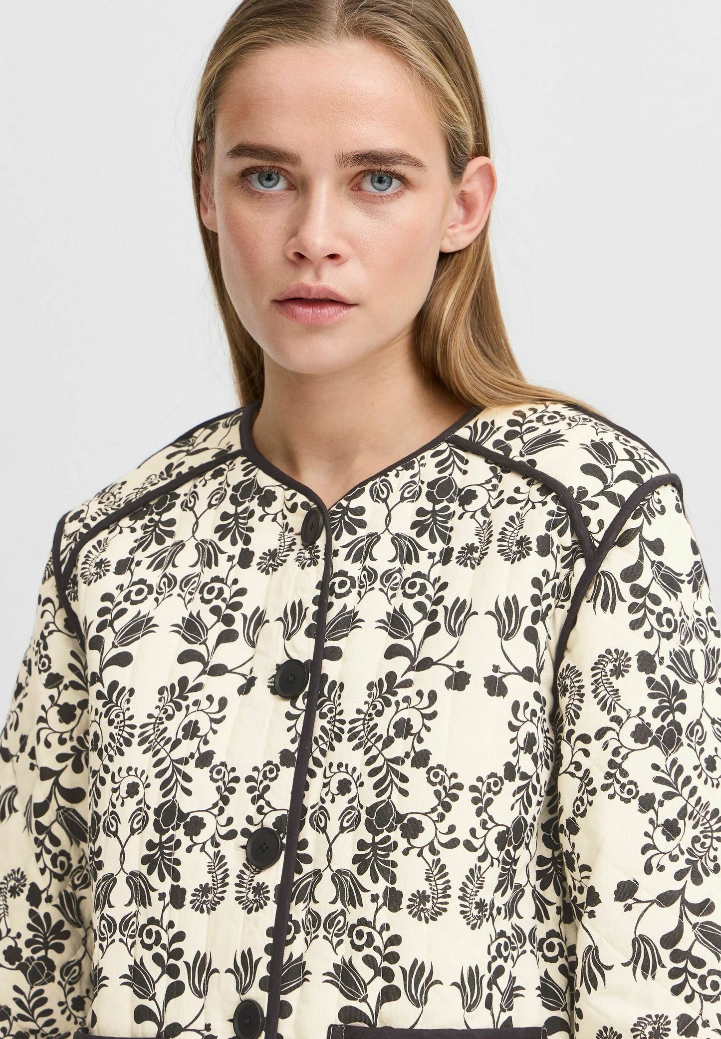 IHGIZARO - quilted jacket - almond milk flower