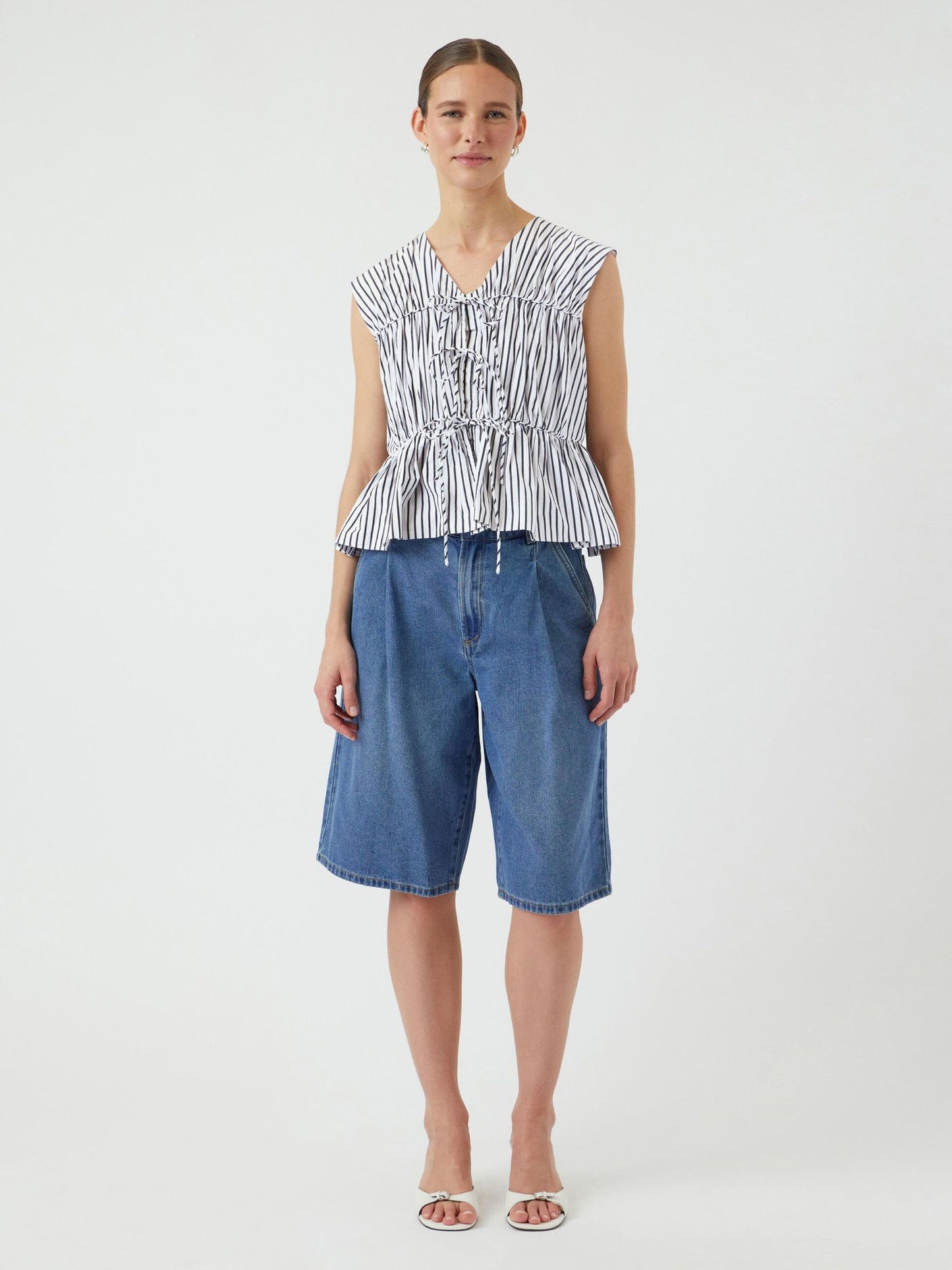YASEBBA SLEEVELESS Stripe top - white with black stripe
