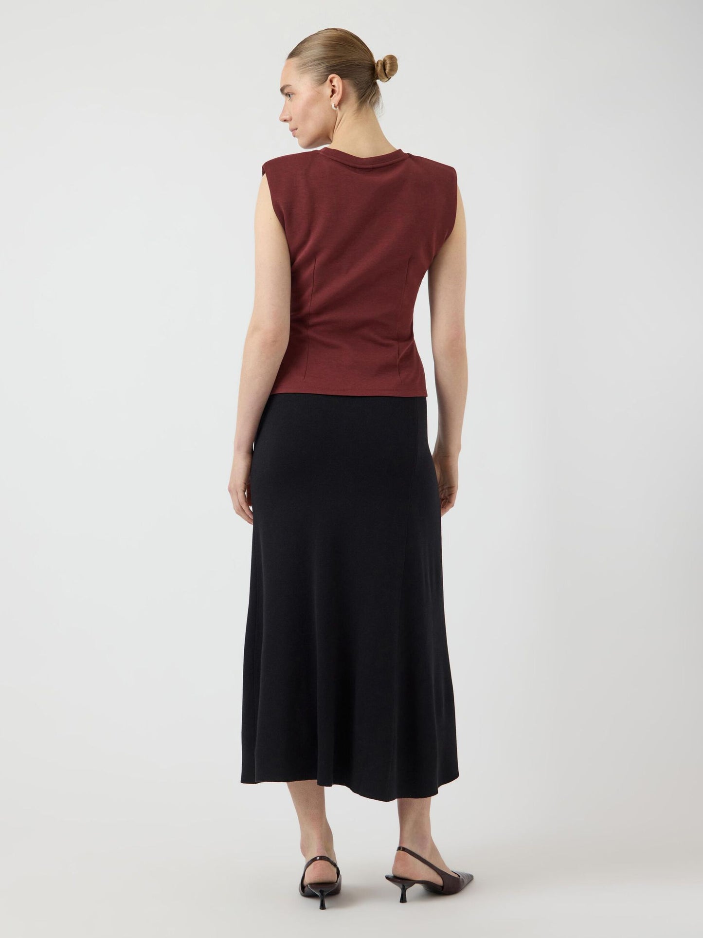 YASPINA SLEEVELESS BURGUNDY TOP