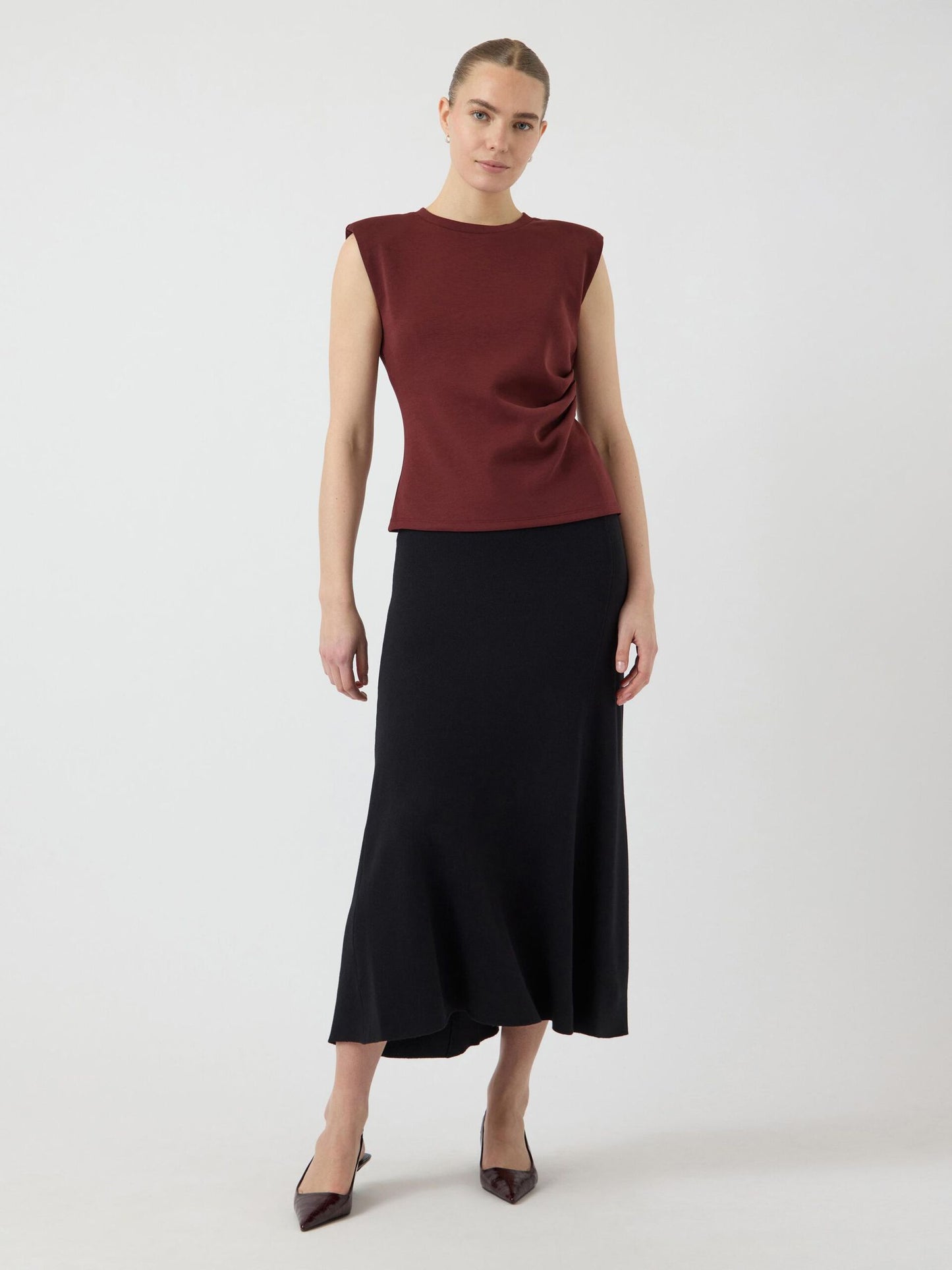 YASPINA SLEEVELESS BURGUNDY TOP
