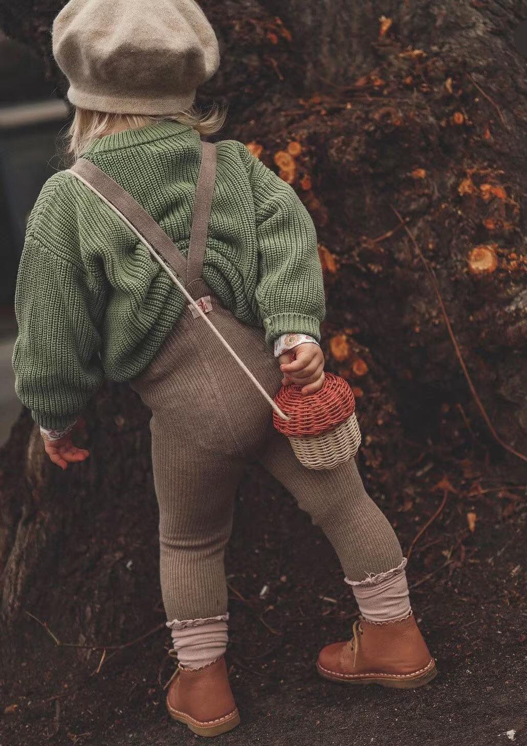 Rattan acorn bag