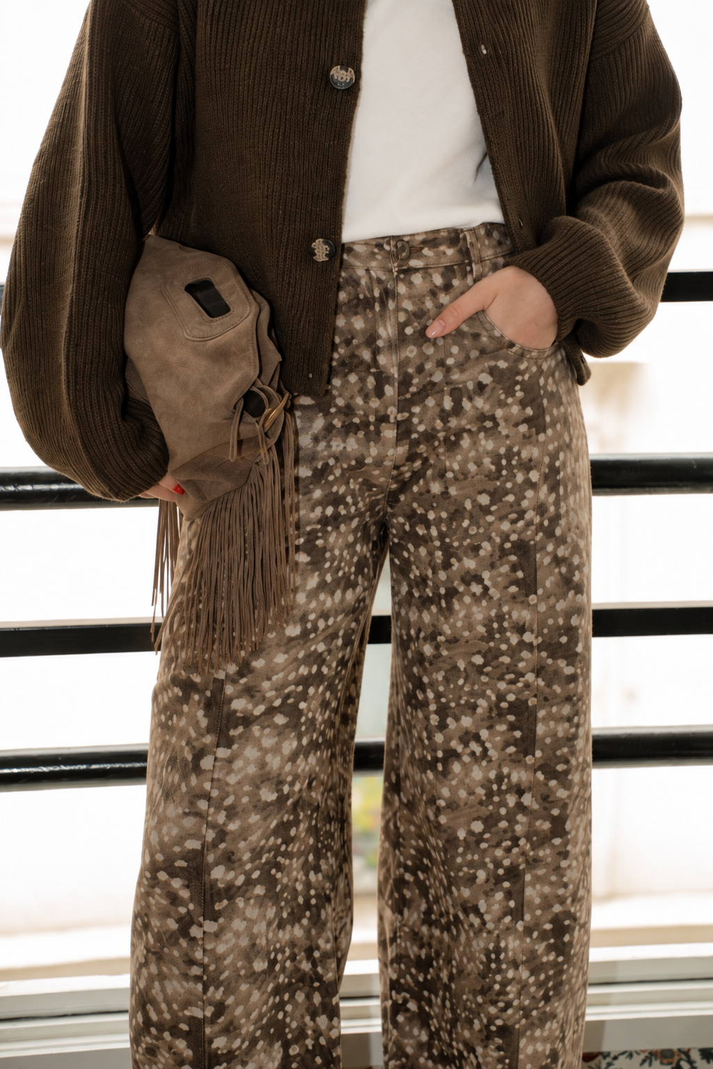 Zoe chocolate Bambi barrel jeans