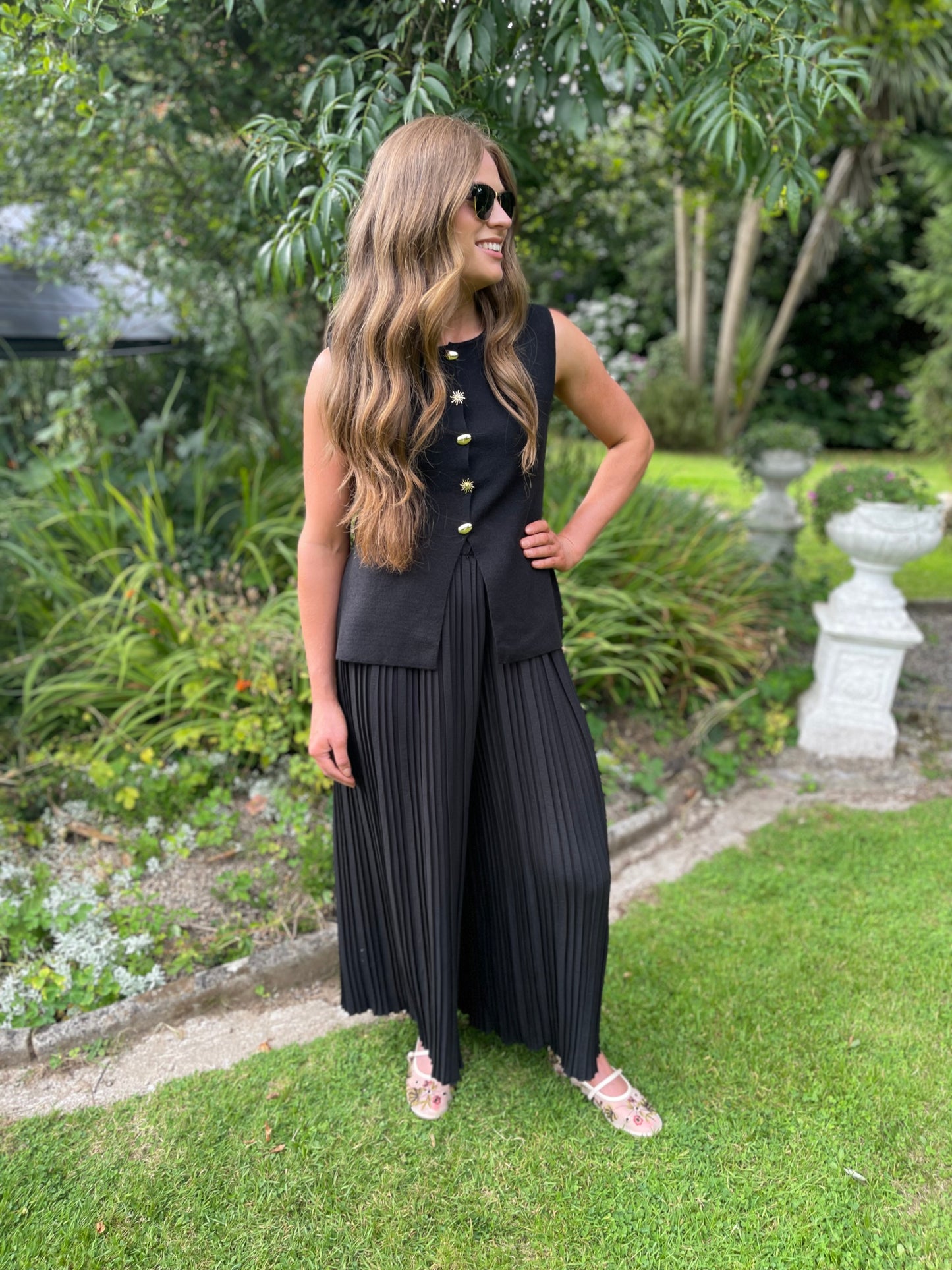 Ada black waistcoat sun gold buttons