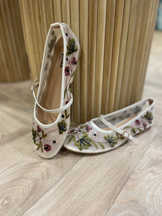 Embroidered mesh autumn flowers pumps