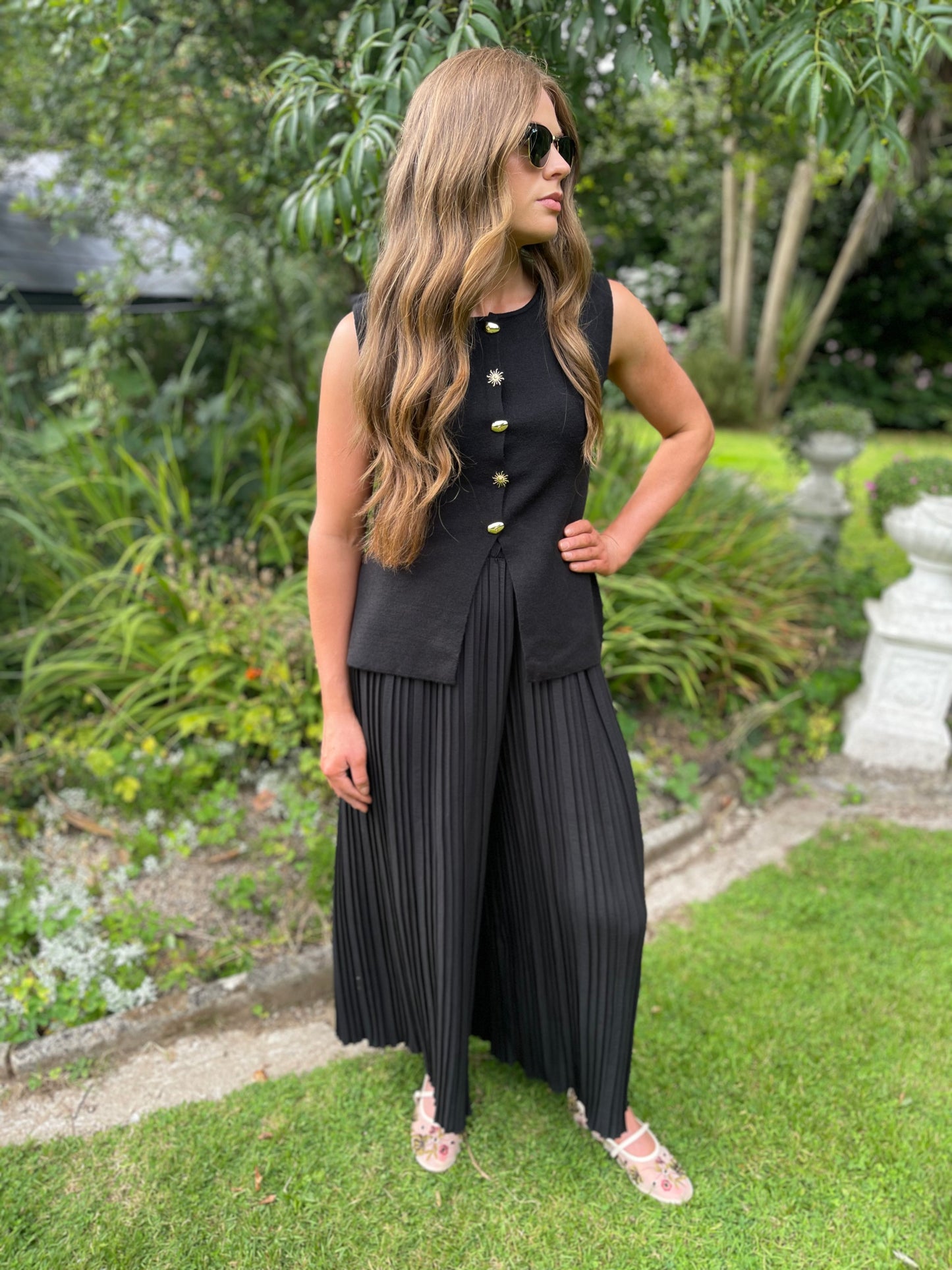 Ada black waistcoat sun gold buttons