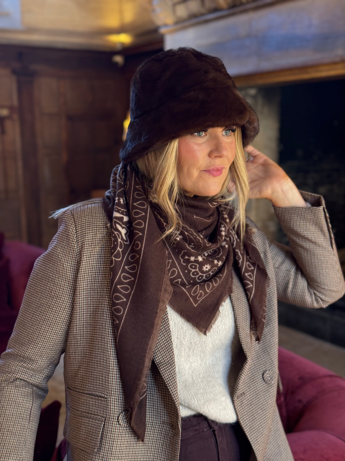 Faux fur brown bucket hat