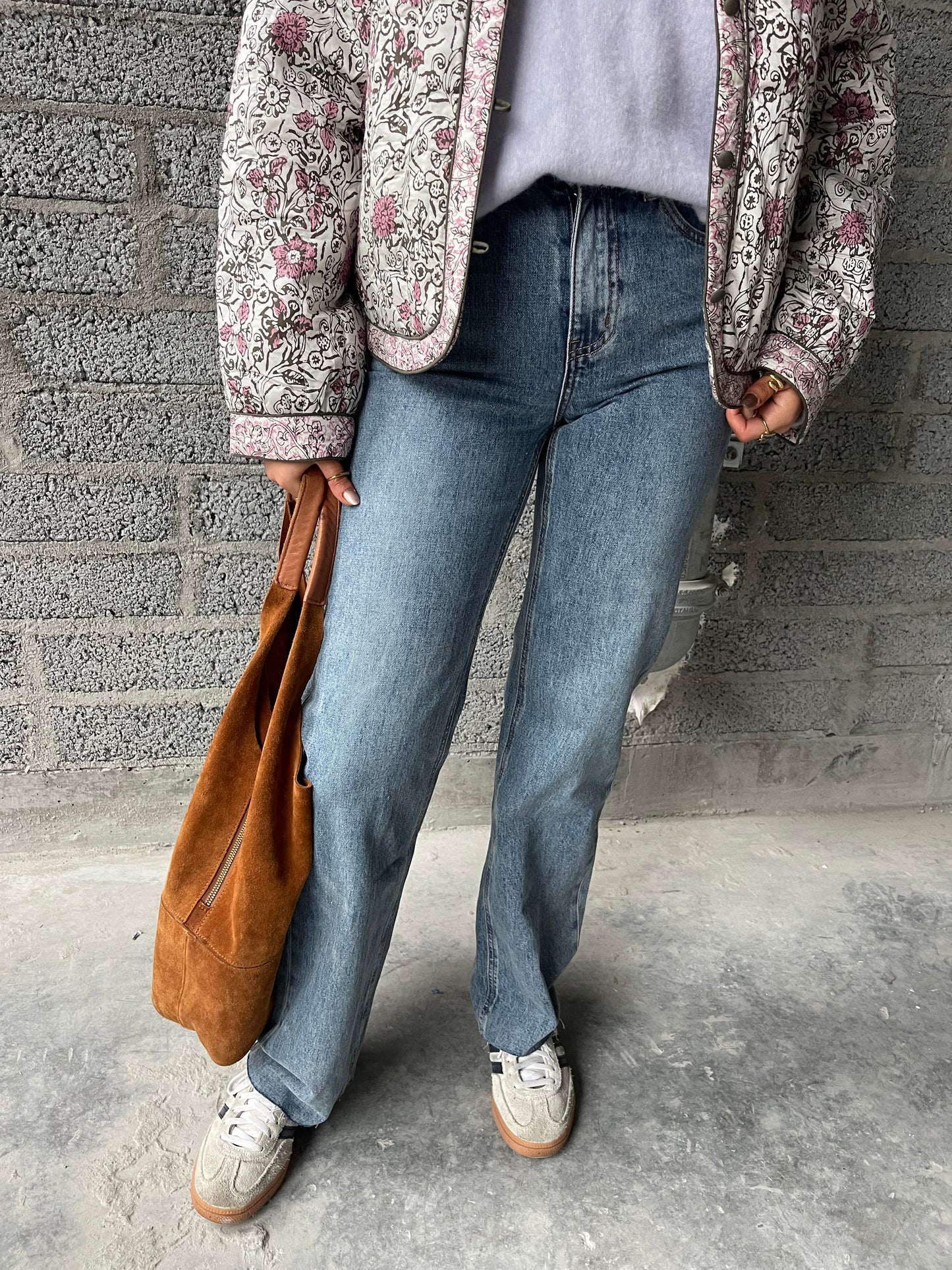 Blue vintage wash straight leg jeans