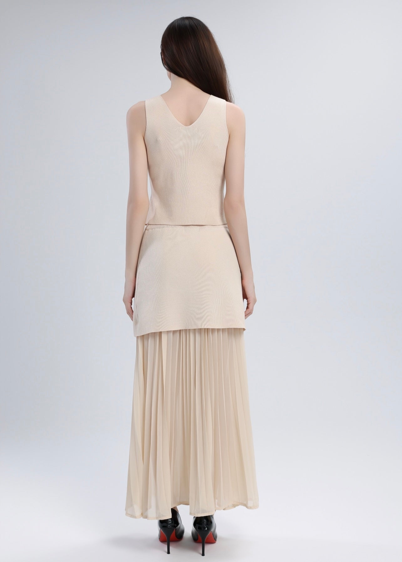 Tara beige knit pleated skirt co-ord set
