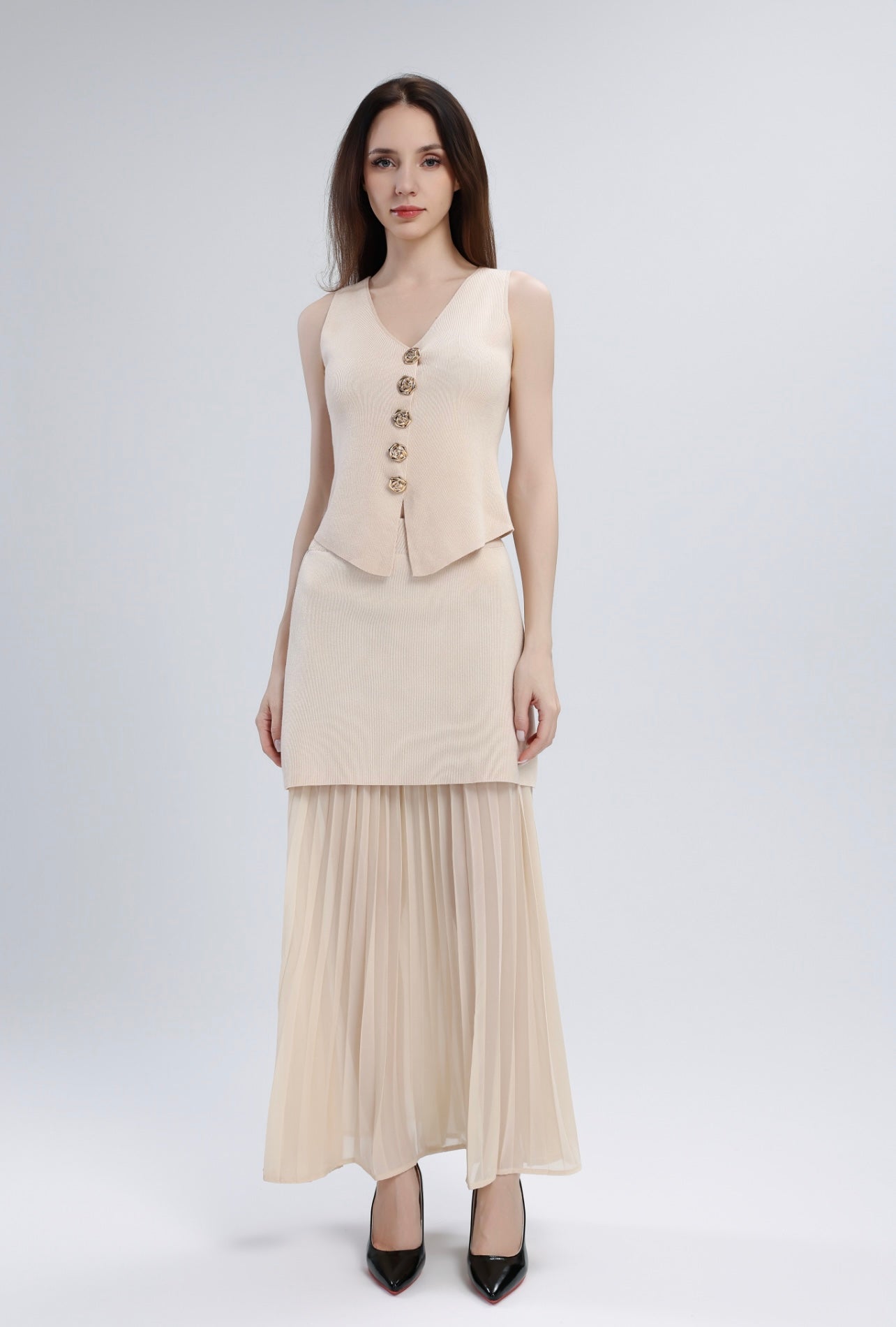 Tara beige knit pleated skirt co-ord set