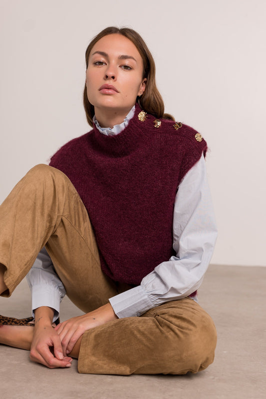 Sophia burgundy sleeveless jumper with gold buttons