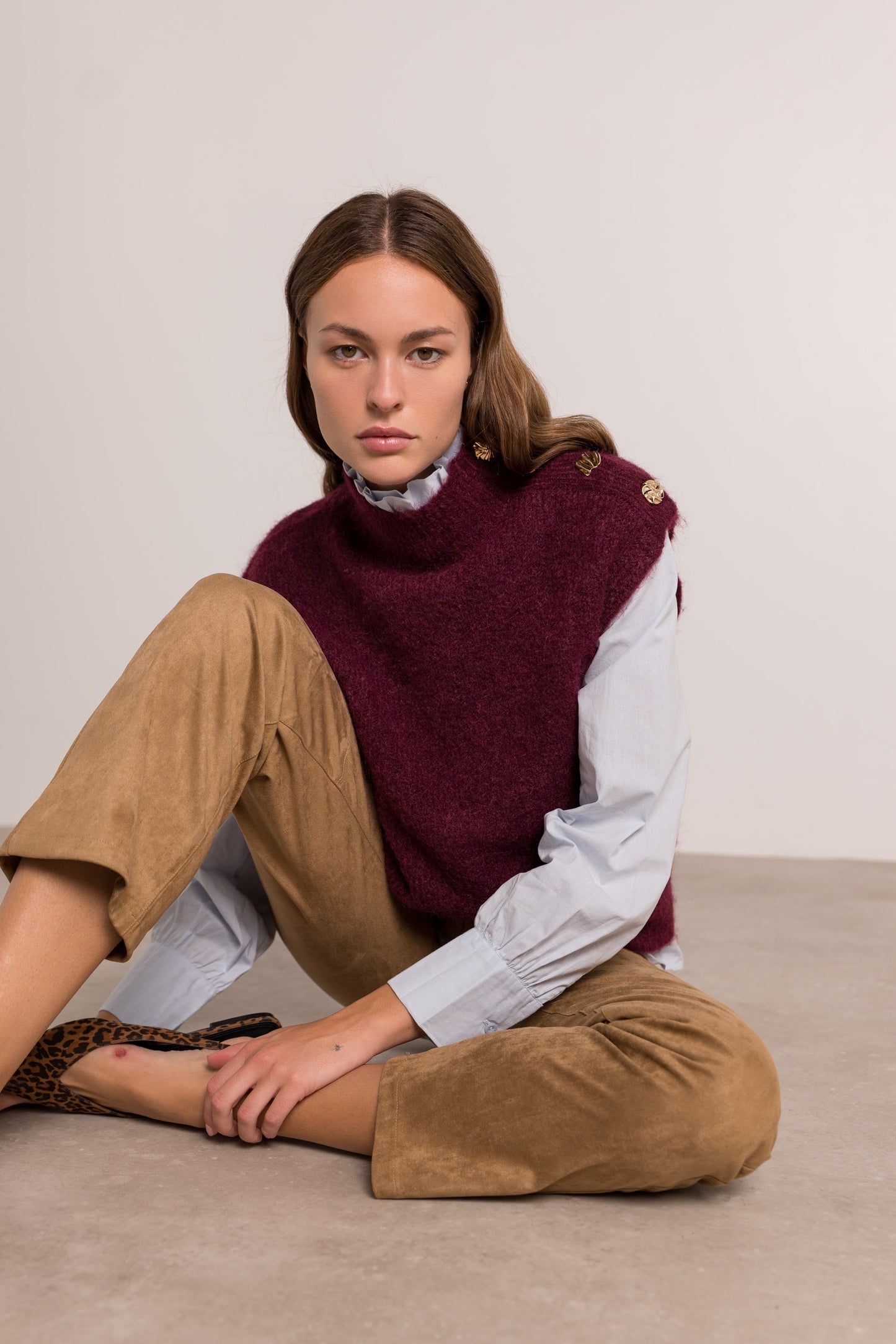 Sophia burgundy sleeveless jumper with gold buttons