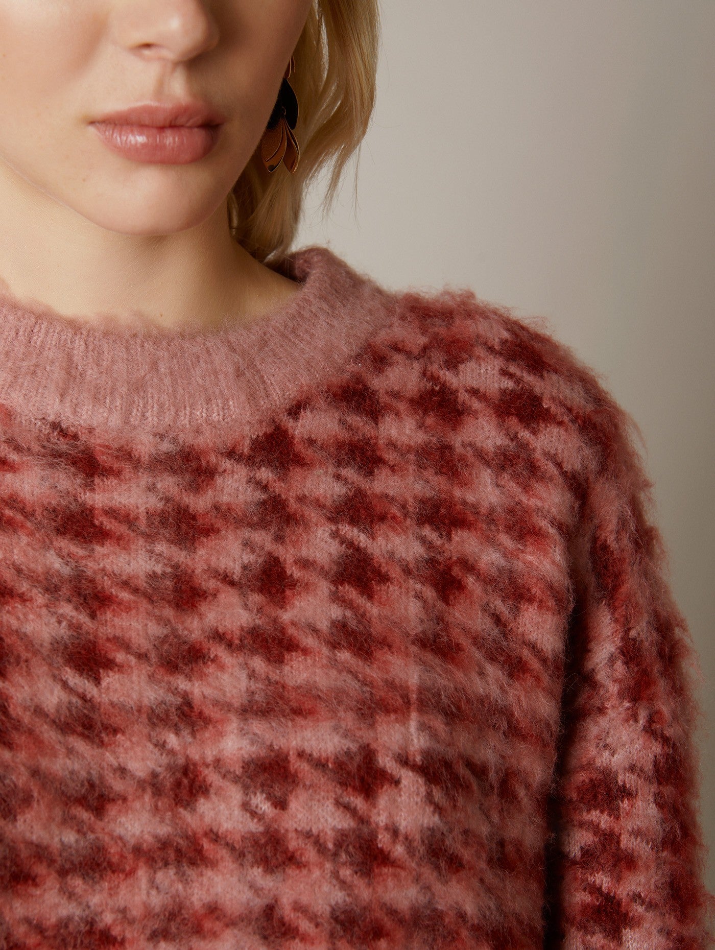 Houndstooth mohair effect knitted jumper