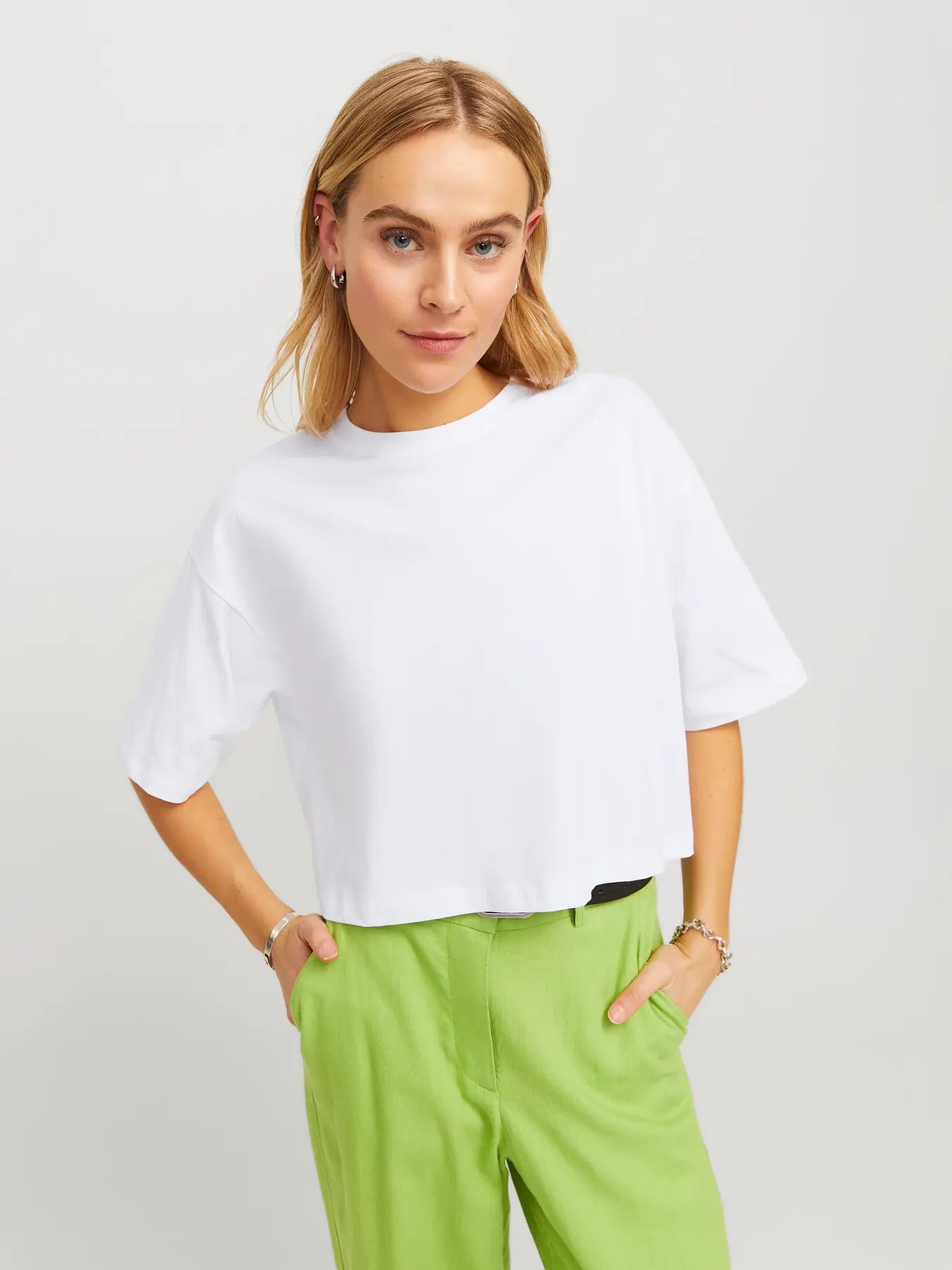 Andrea white organic cotton cropped tshirt