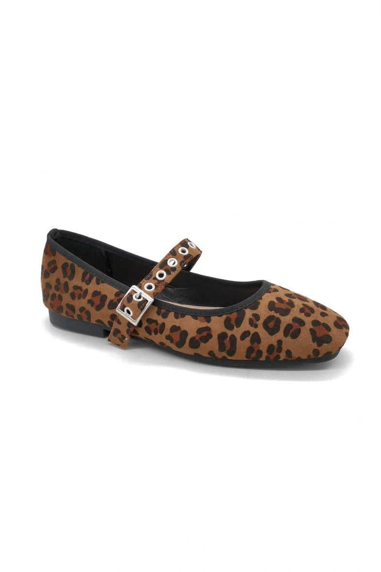 Leopard print pumps with strap