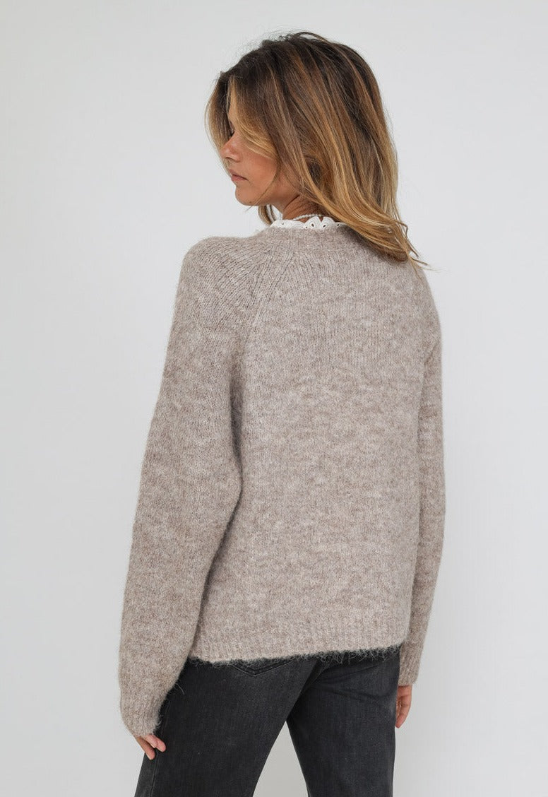 Sophia jumper with lace collar and buttons