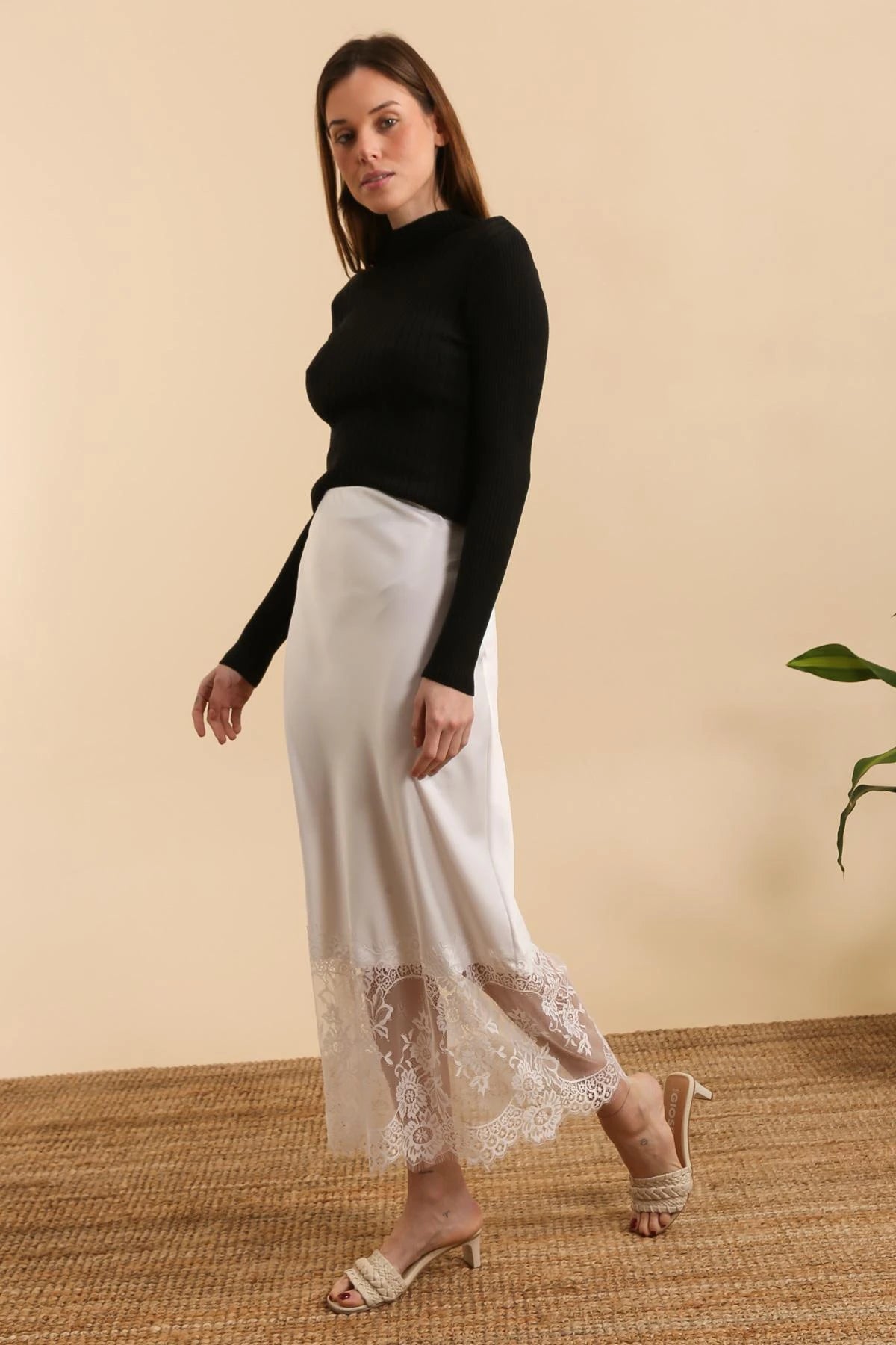 Champagne satin skirt with lace