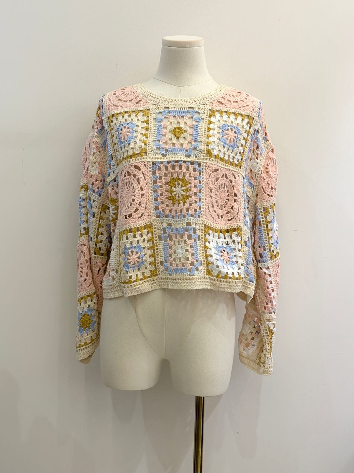 Sam light pink crochet crop jumper