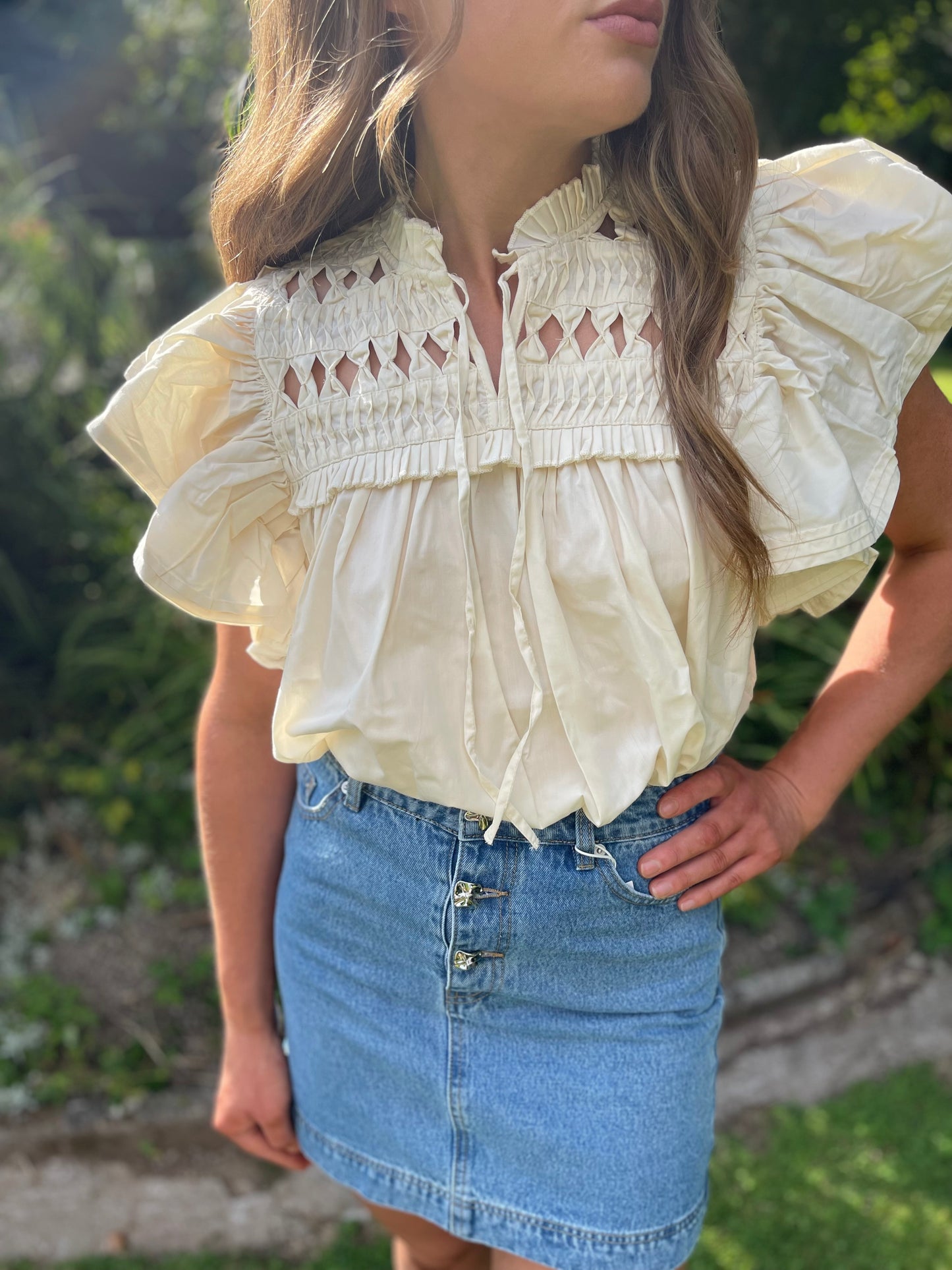 YASLUERA SHORT SLEEVED BLOUSE
