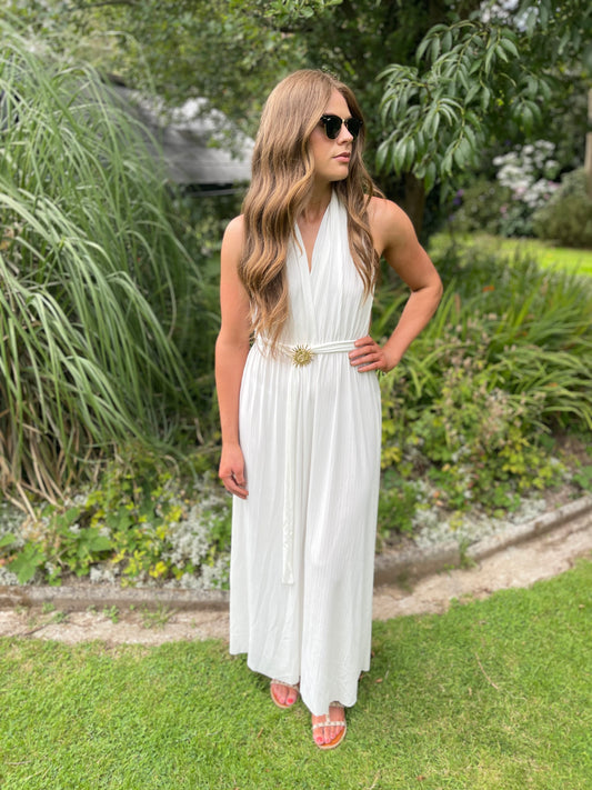 Star brooch white dress
