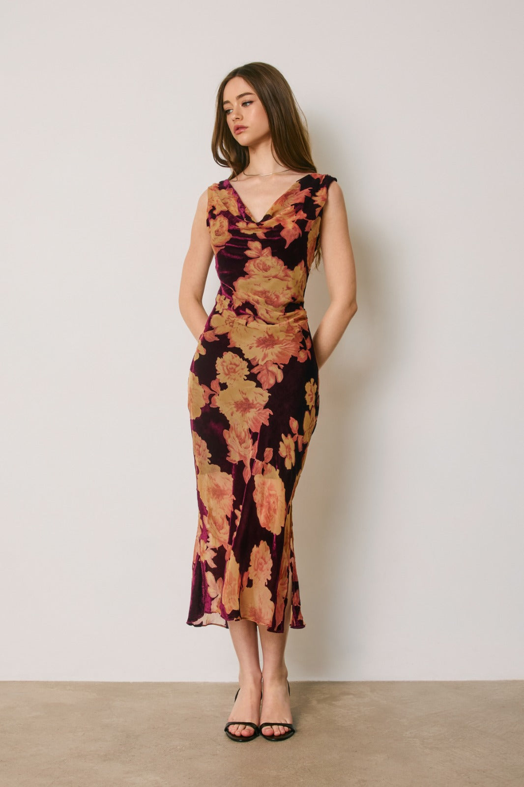 Sara burgundy floral velvet dress