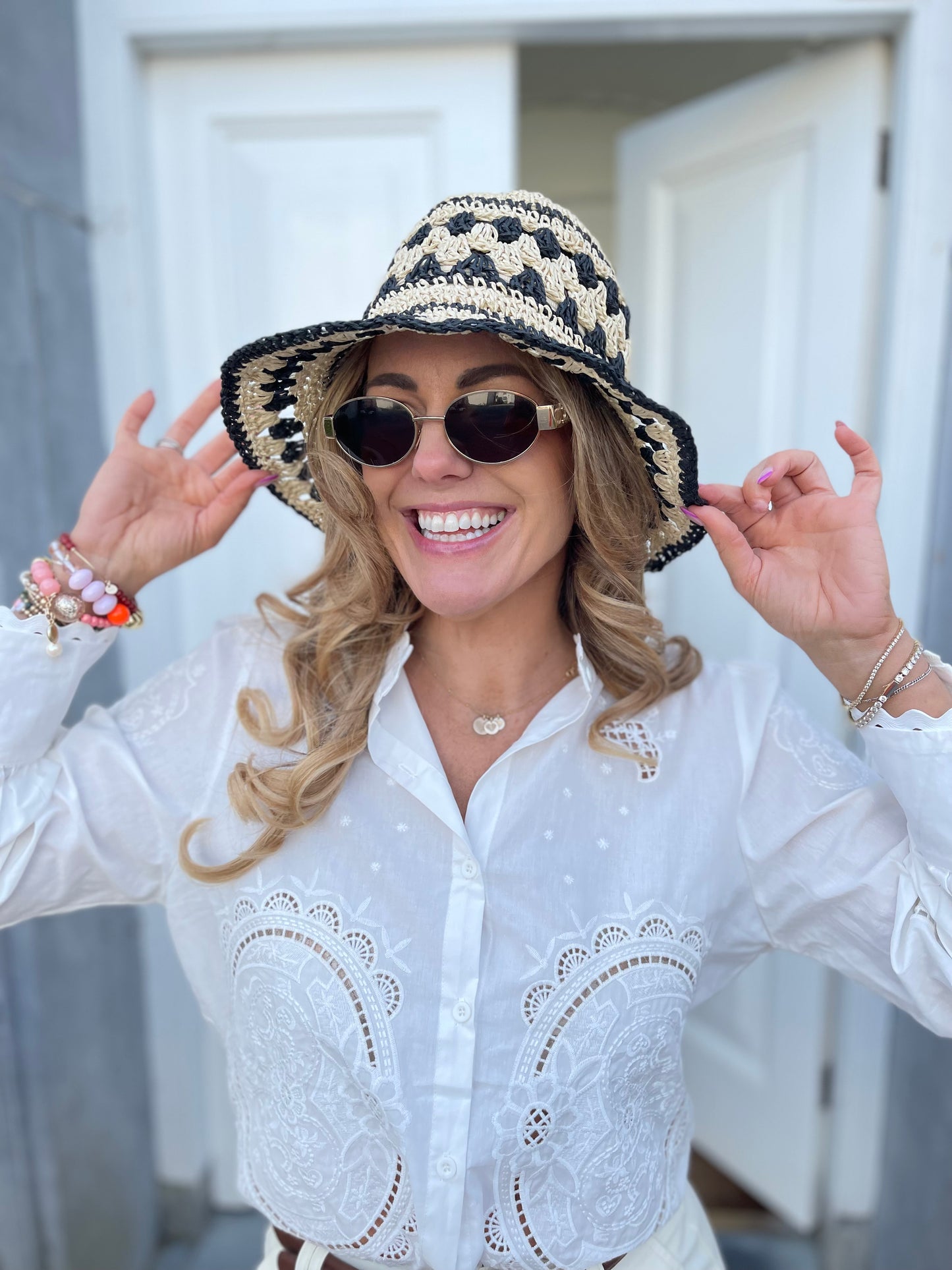Black stripe straw bucket hat
