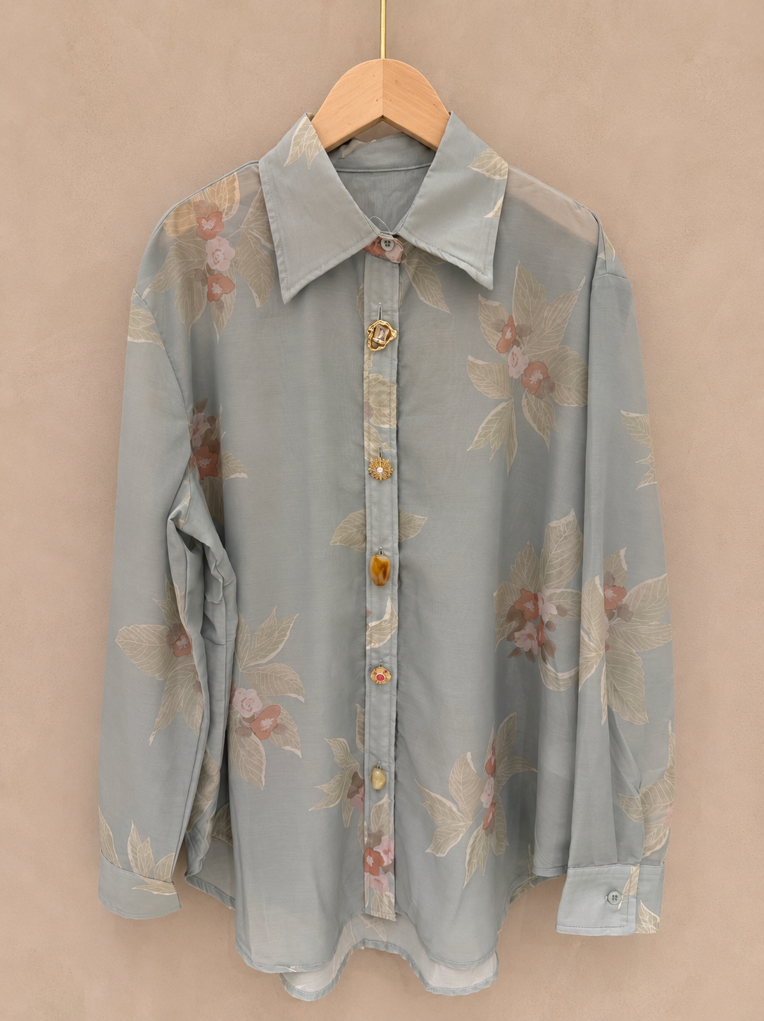 Donna blue floral brooch button shirt