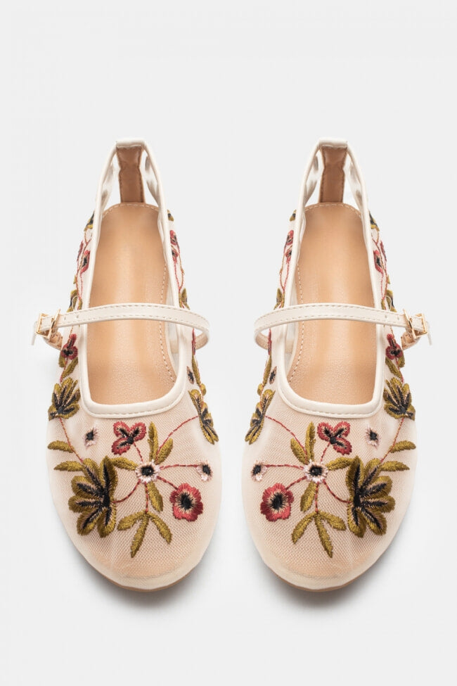 Embroidered mesh flowers pumps