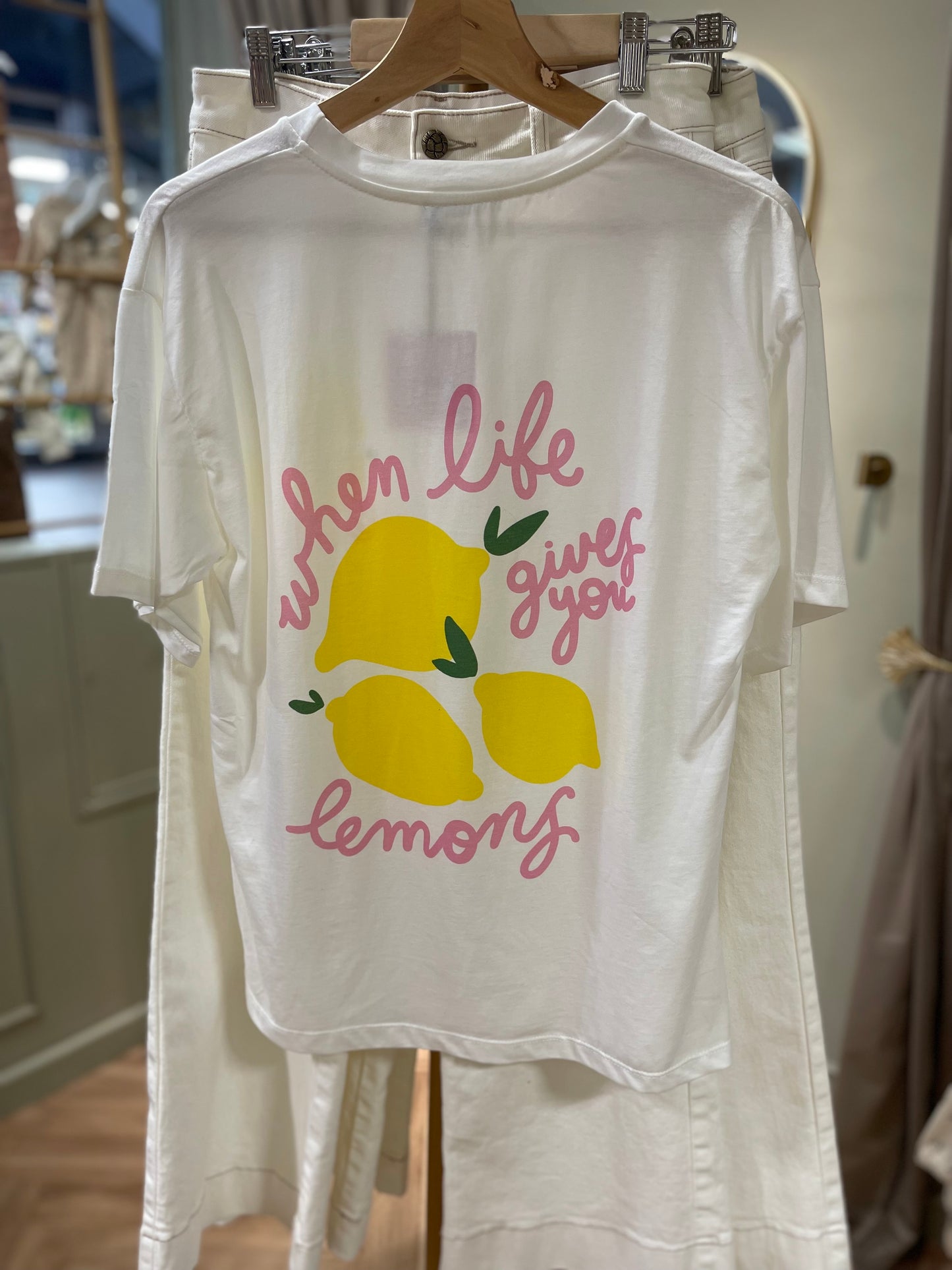 Life gives you lemons 🍋 white tshirt