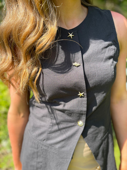 Seashells gold button cotton waistcoat - black