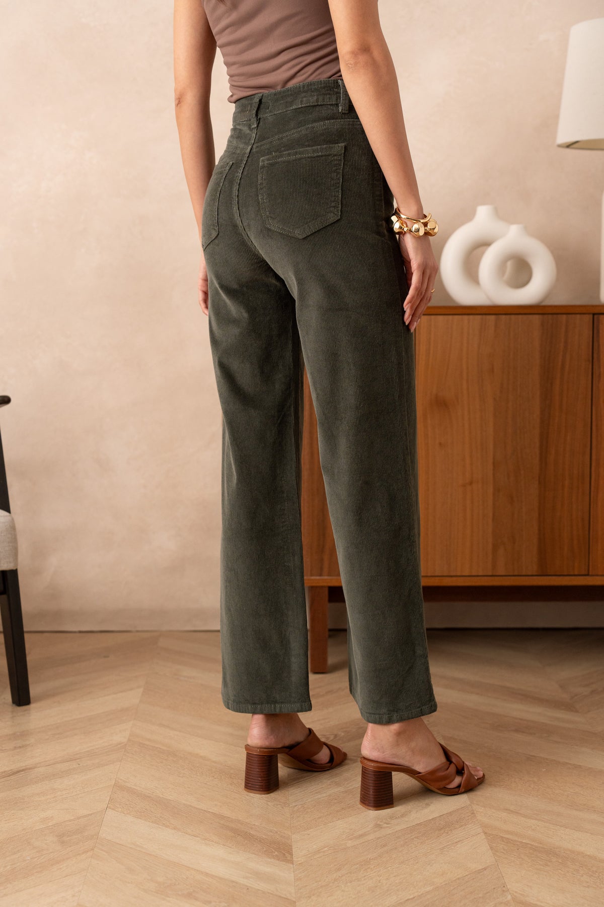 Maggy khaki green straight leg cords
