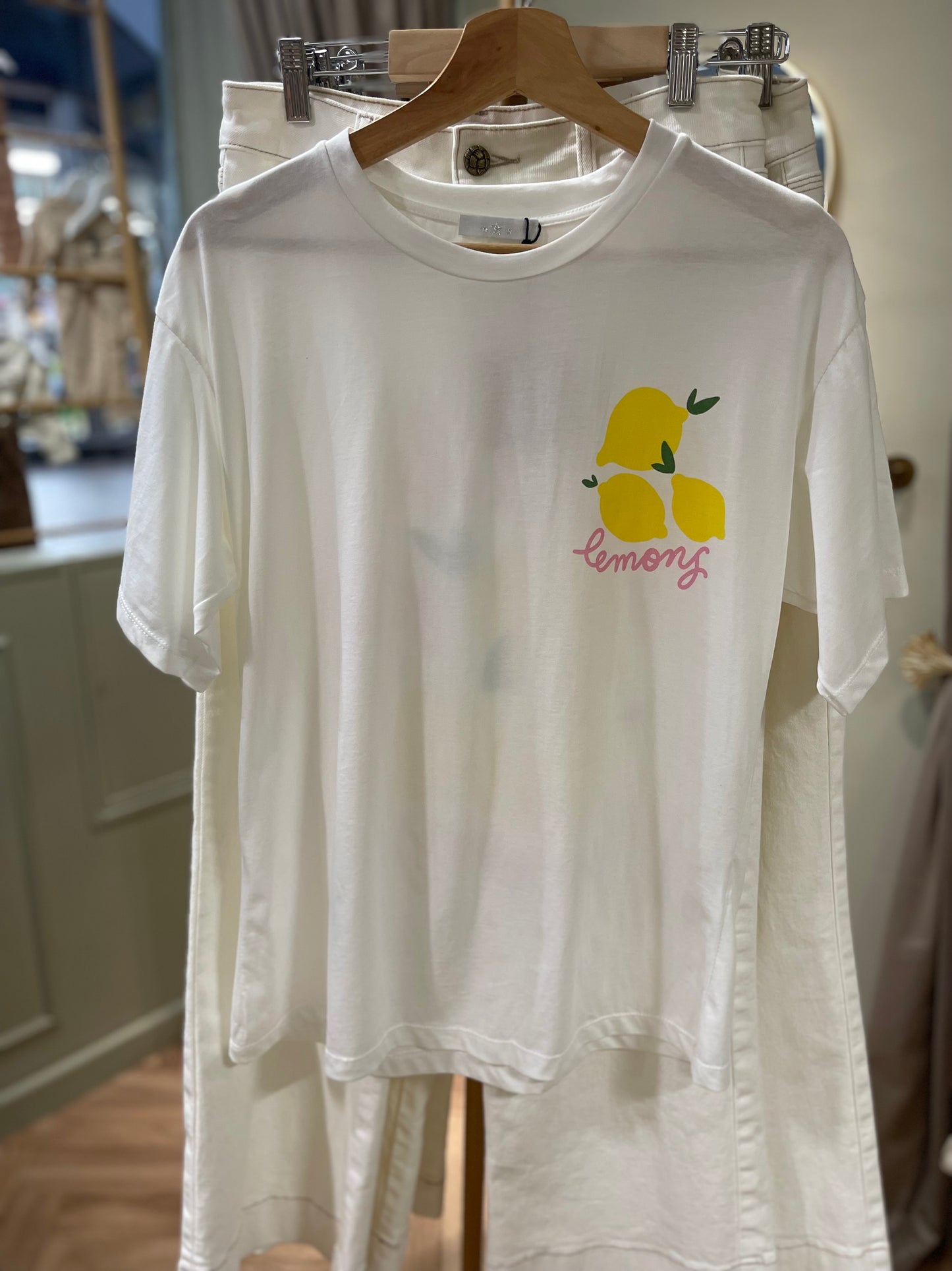 Life gives you lemons 🍋 white tshirt