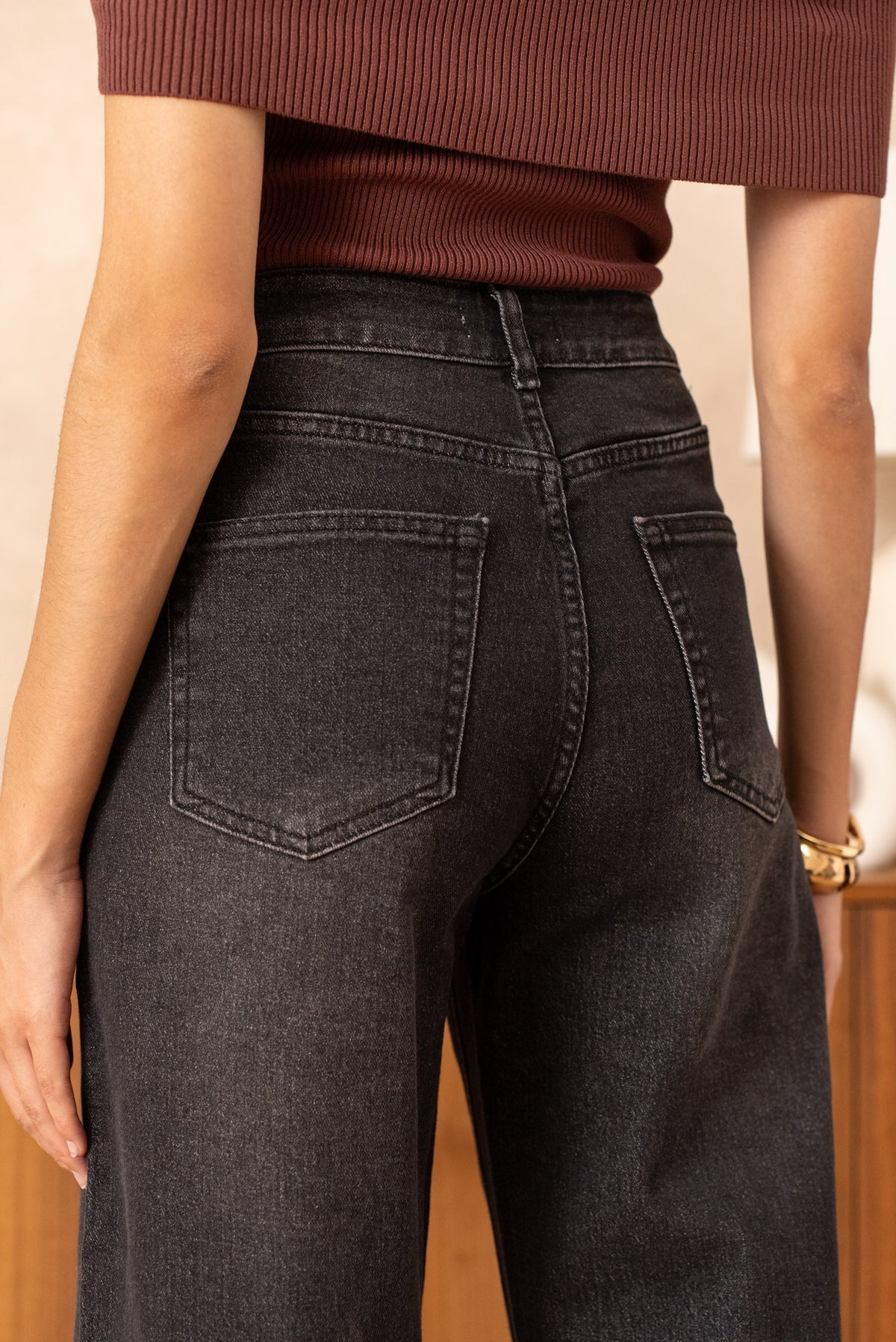 Hannah barrel leg black wash jeans