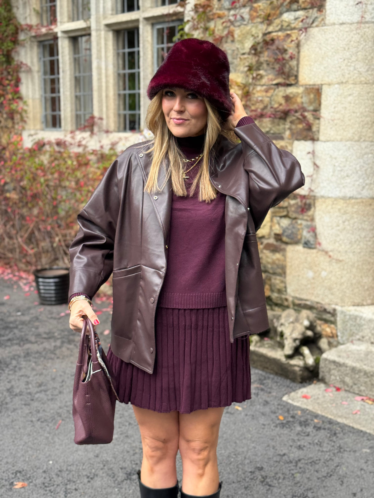 Faux fur burgundy bucket hat