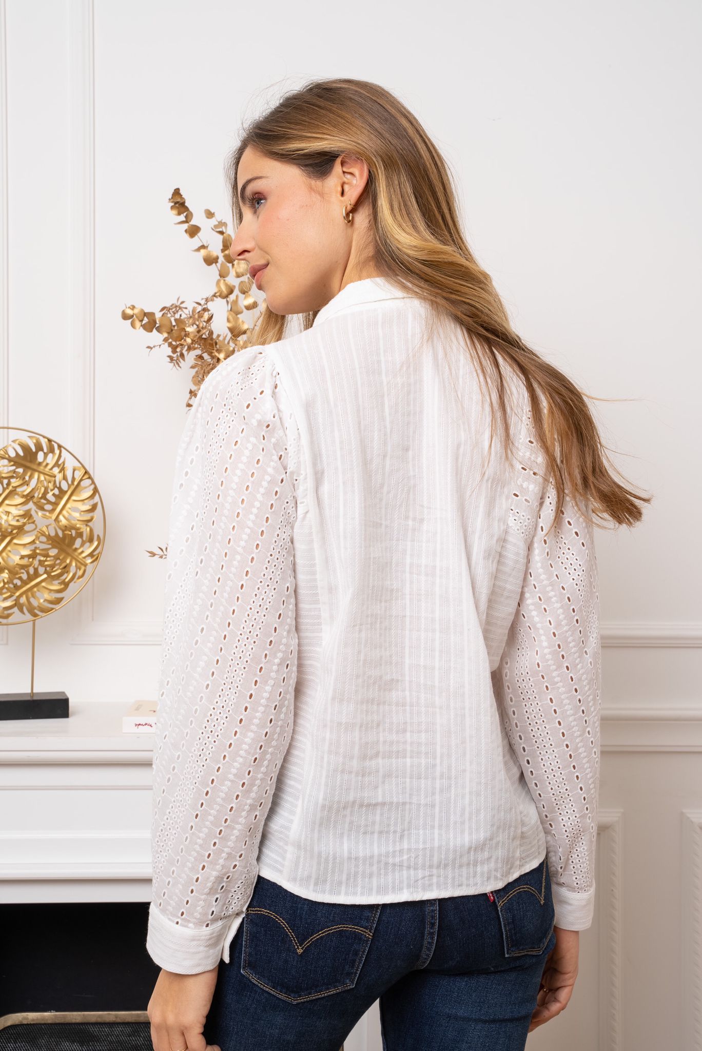 Norá blouse with cut out detail