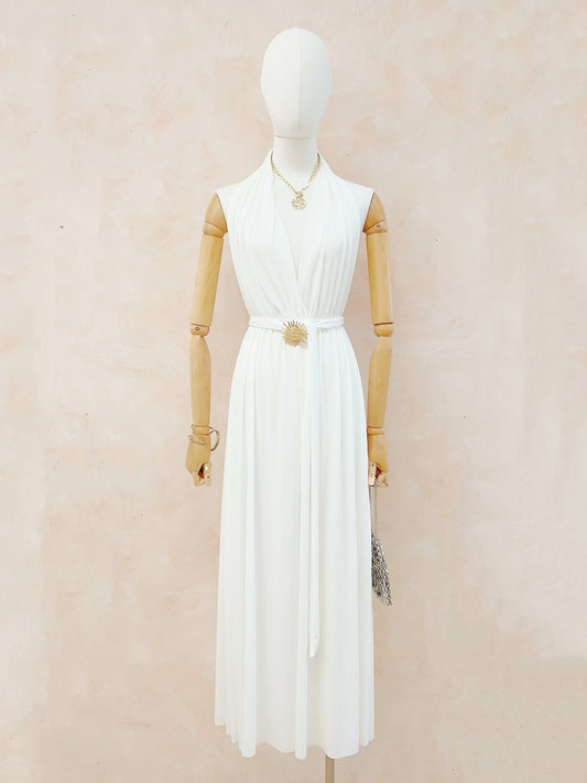 Star brooch white dress