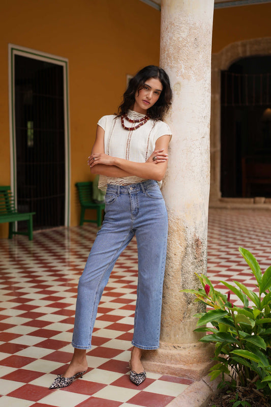 High-waist vintage wash blue ankle jeans