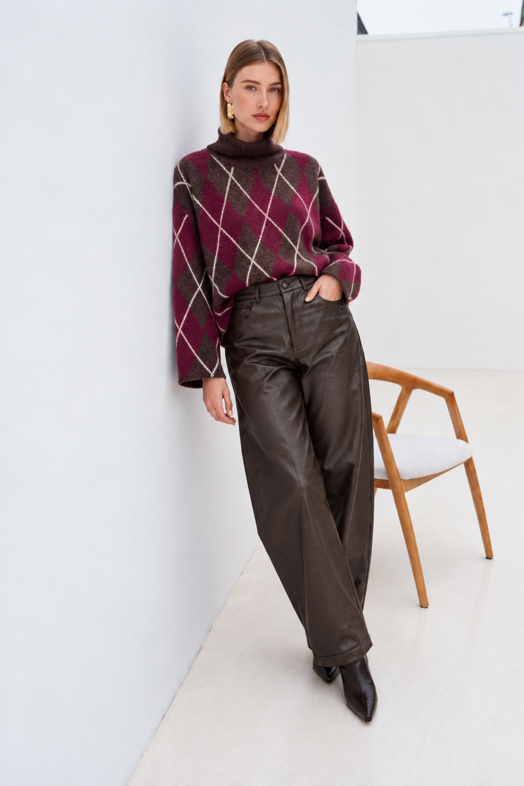 Tori burgundy and brown argyle jumper