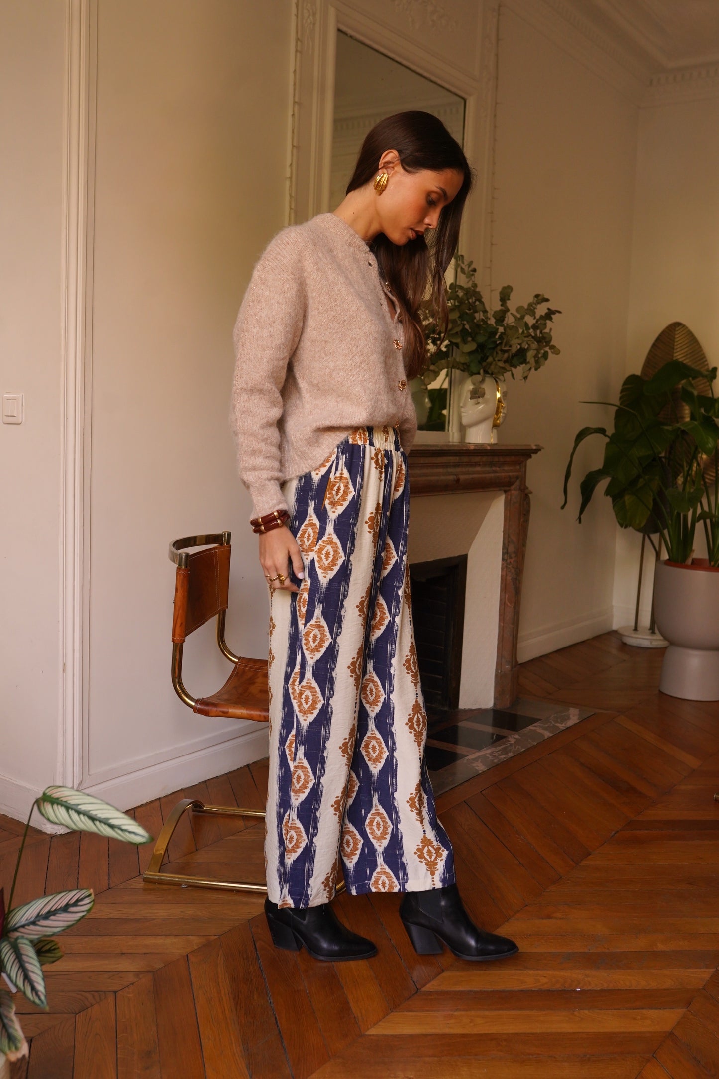 Sara taupe cardigan with gold buttons