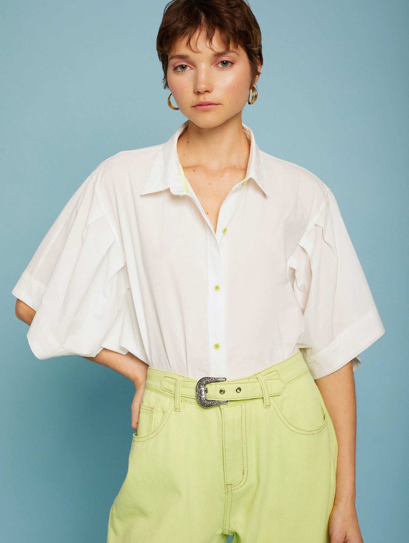 Pleated sleeve blouse with neon buttons