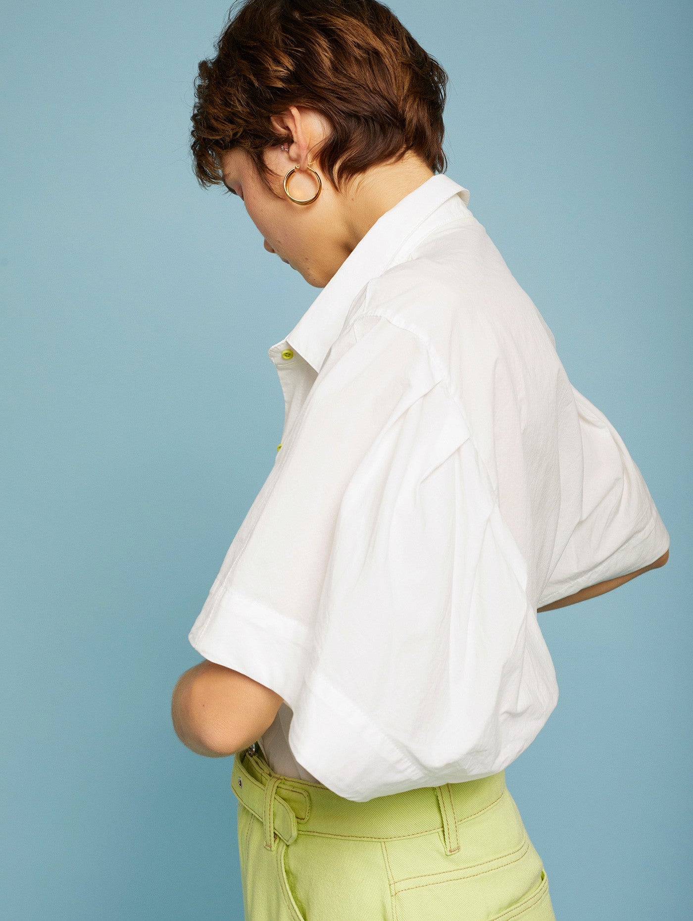 Pleated sleeve blouse with neon buttons