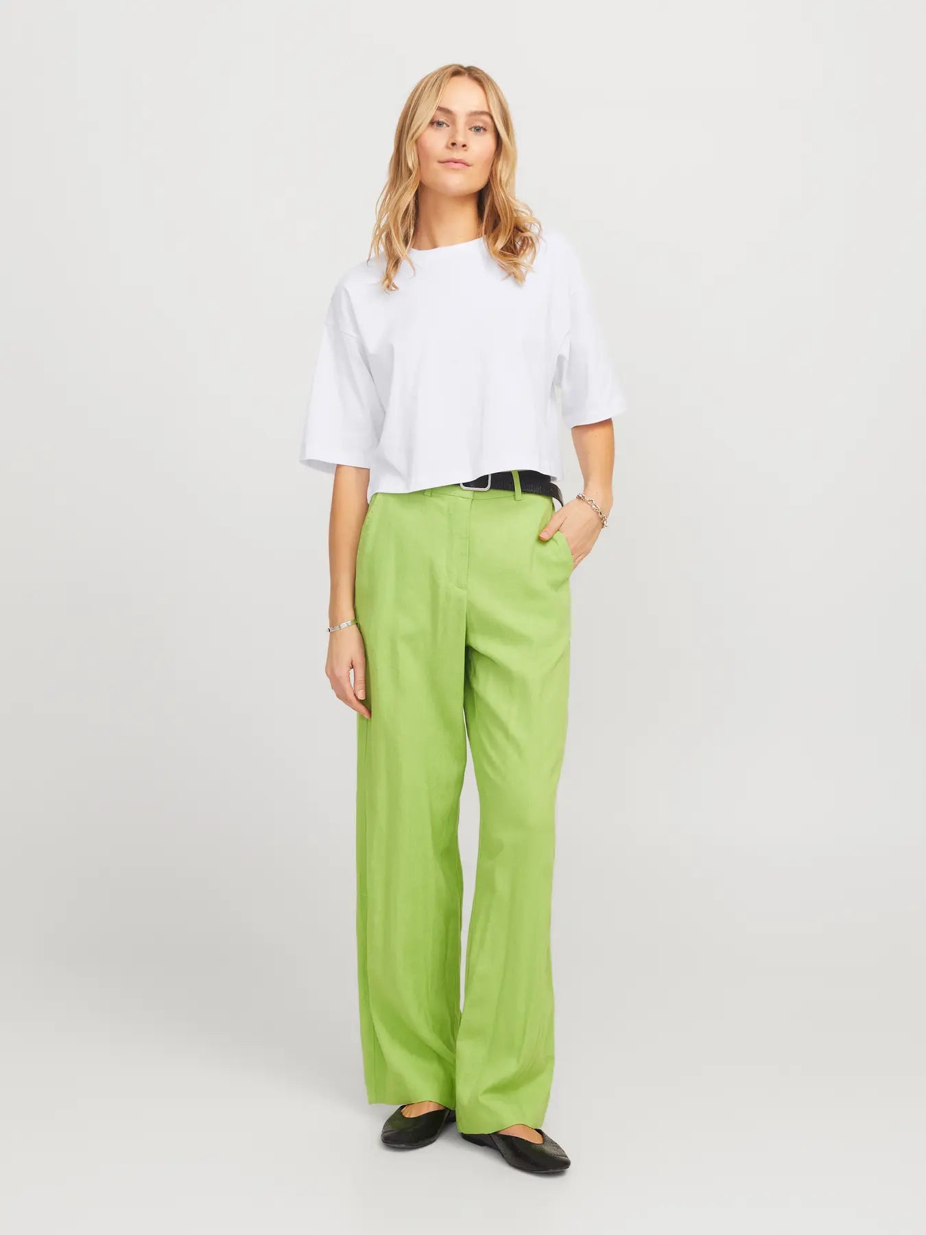 Andrea white organic cotton cropped tshirt