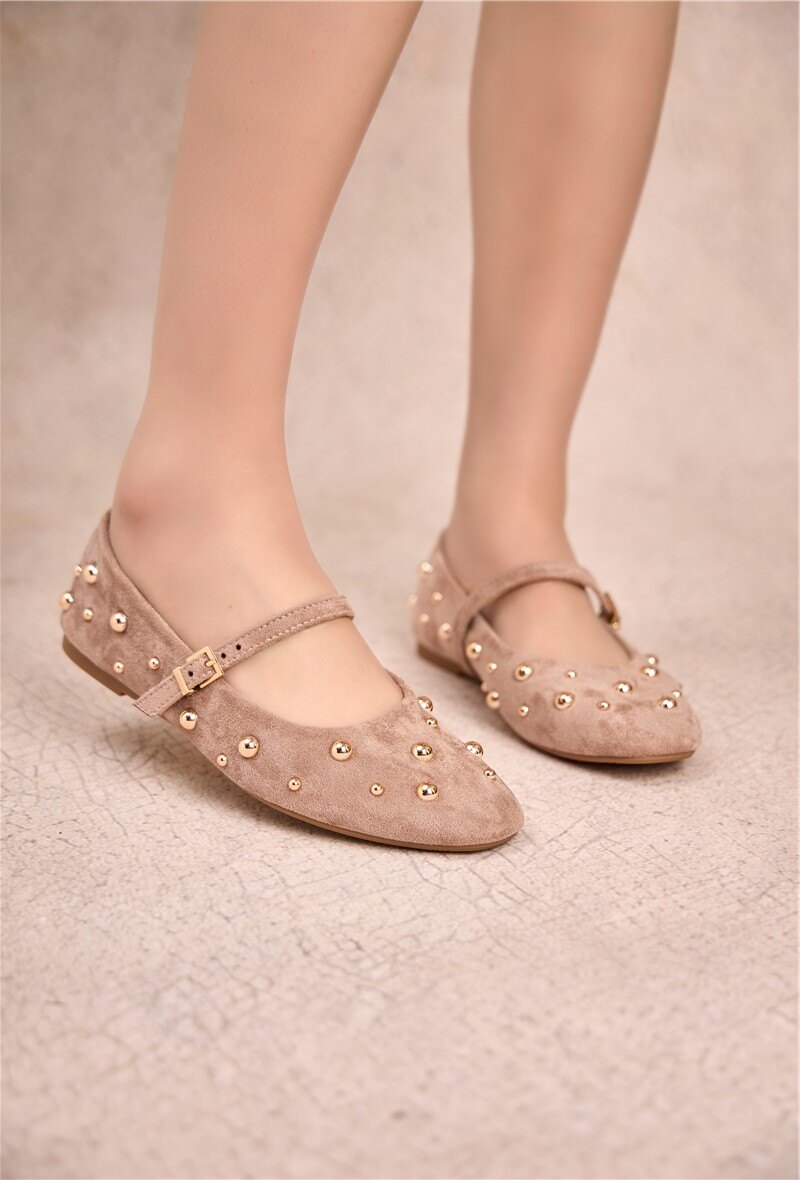 Ava beige gold studded pumps