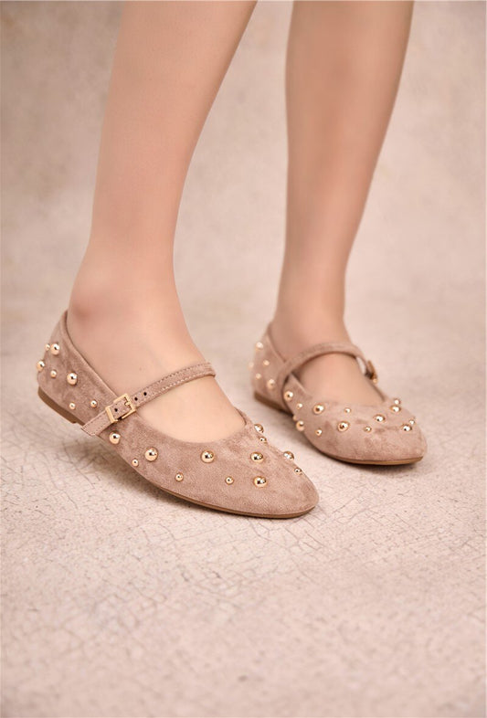 Ava beige gold studded pumps