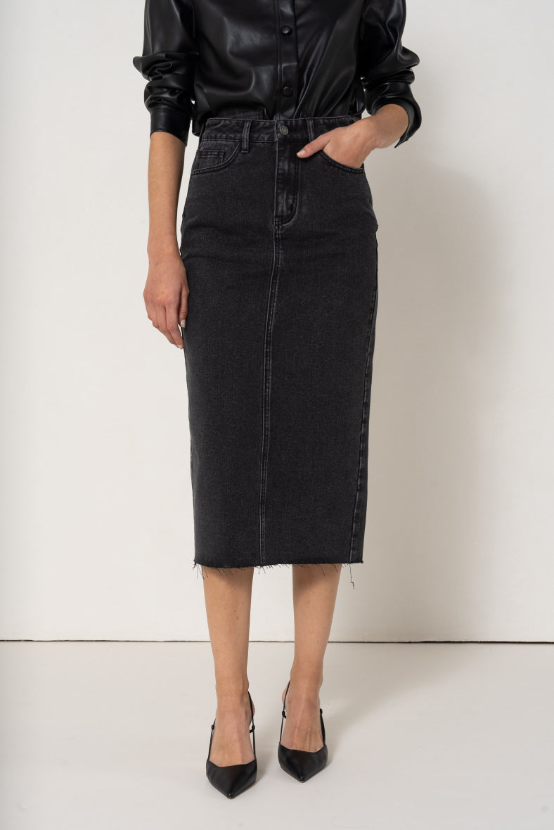Frayed midi skirt with back slit