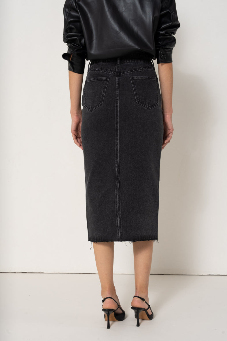 Frayed midi skirt with back slit