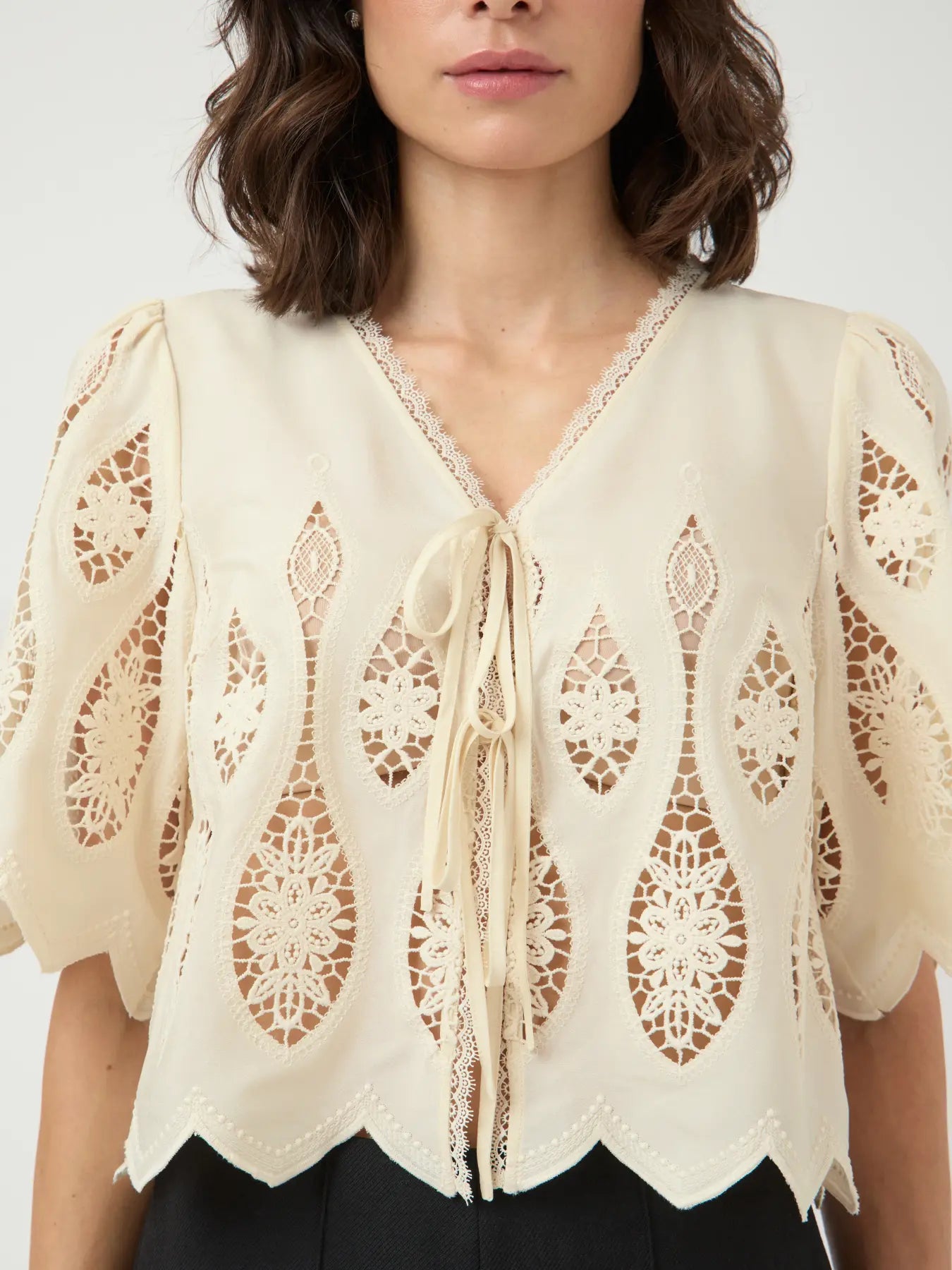 YASBESINA boho beige lace tie blouse