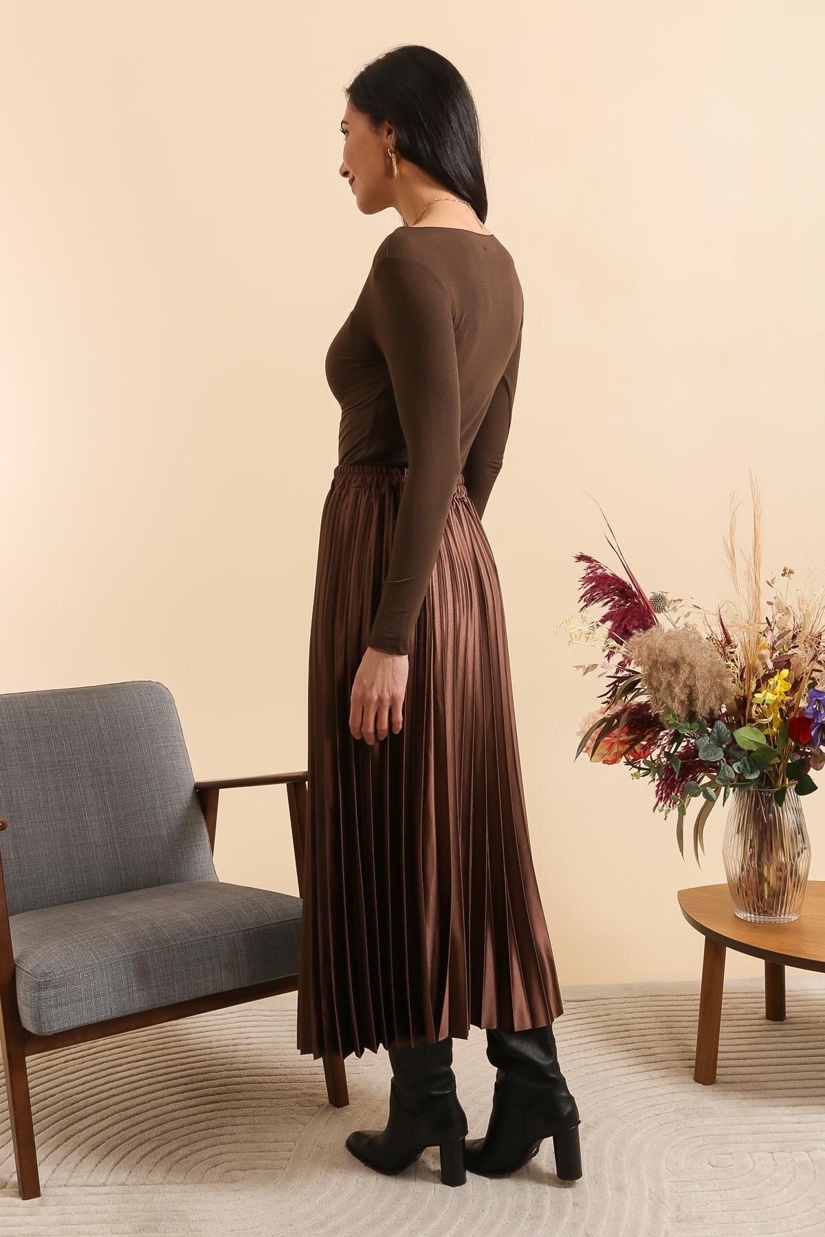 SELENA chocolate brown pleated skirt