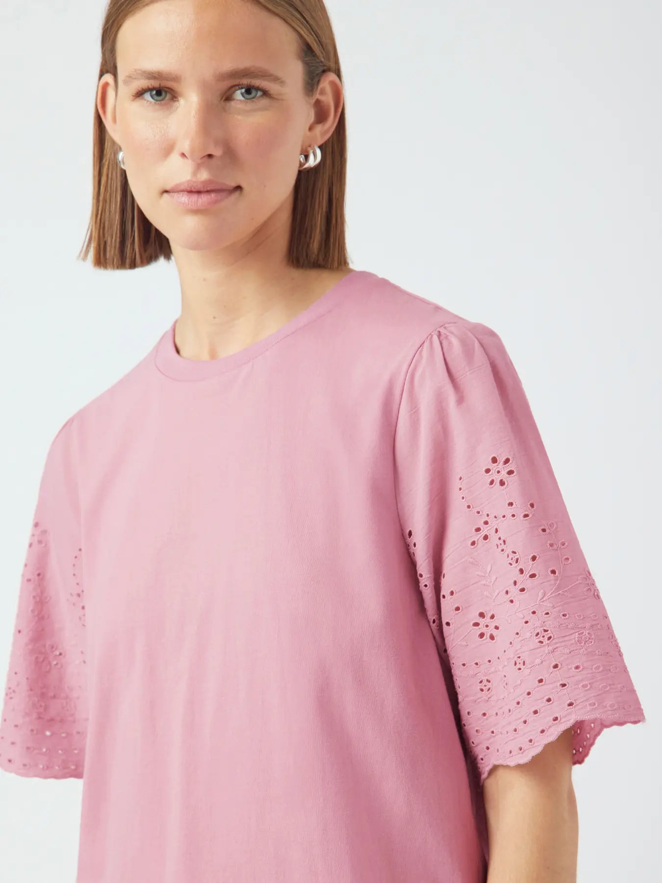 YAS dusty pink tshirt with embroidered sleeves